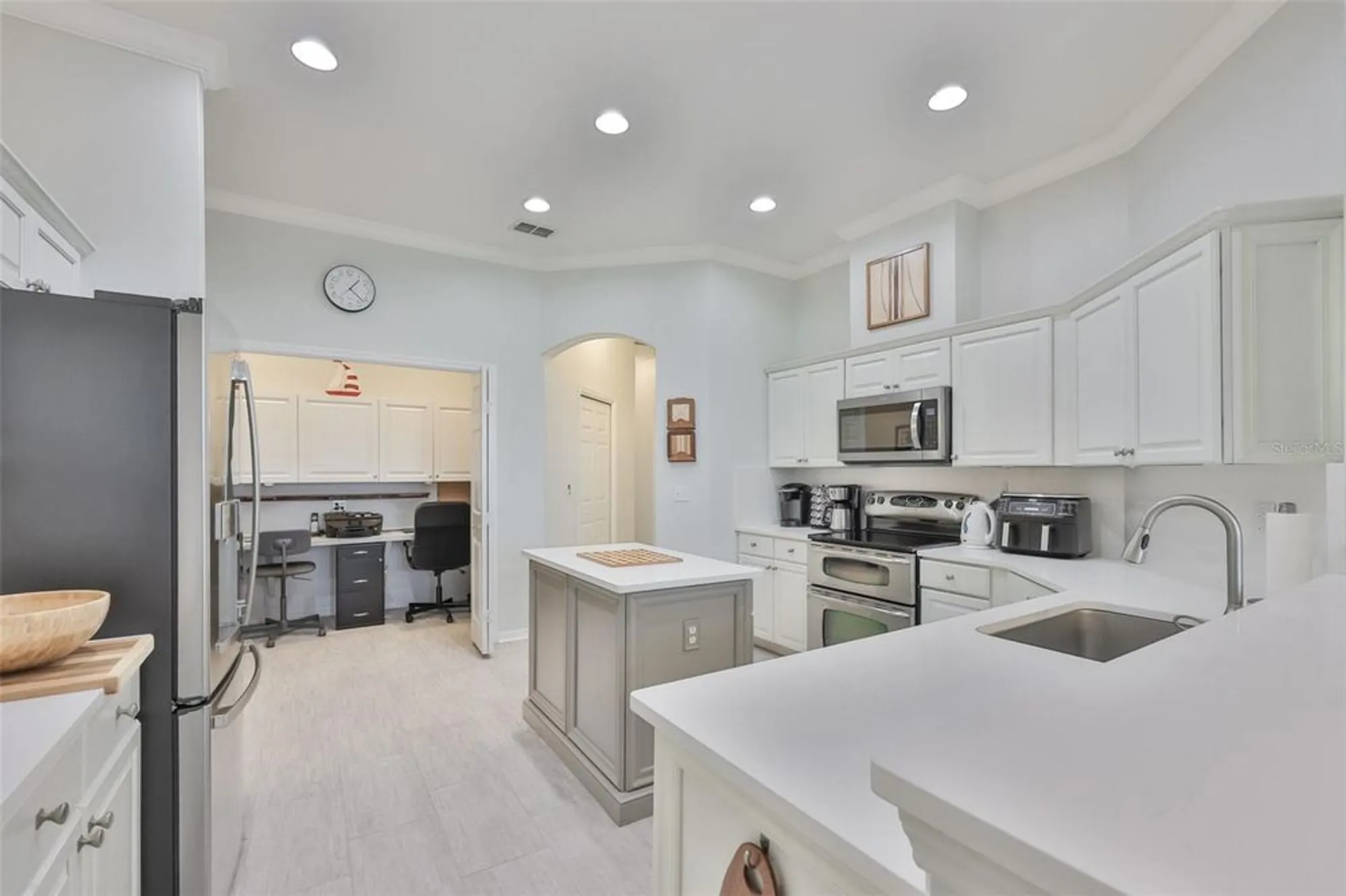 Property Slideshow image 9 of 50 | 2219 platinum dr, Sun City Center, FL, 33573