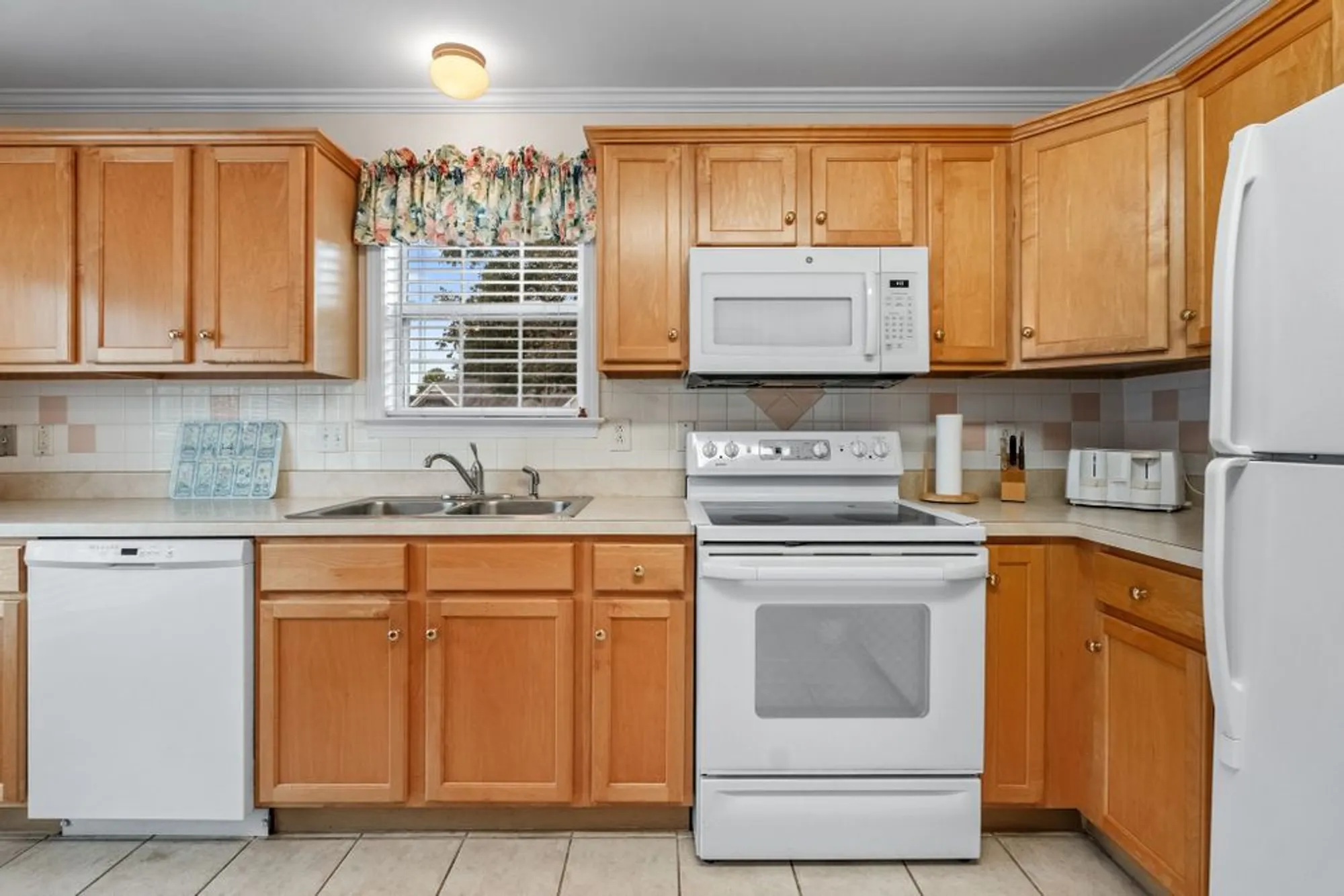 Property Slideshow image 11 of 36 | 327 forest glen cir, Murfreesboro, TN, 37128