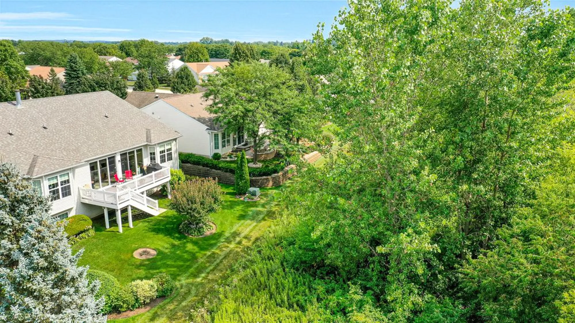 Property Slideshow image 24 of 34 | 12145 daphne dr, Huntley, IL, 60142