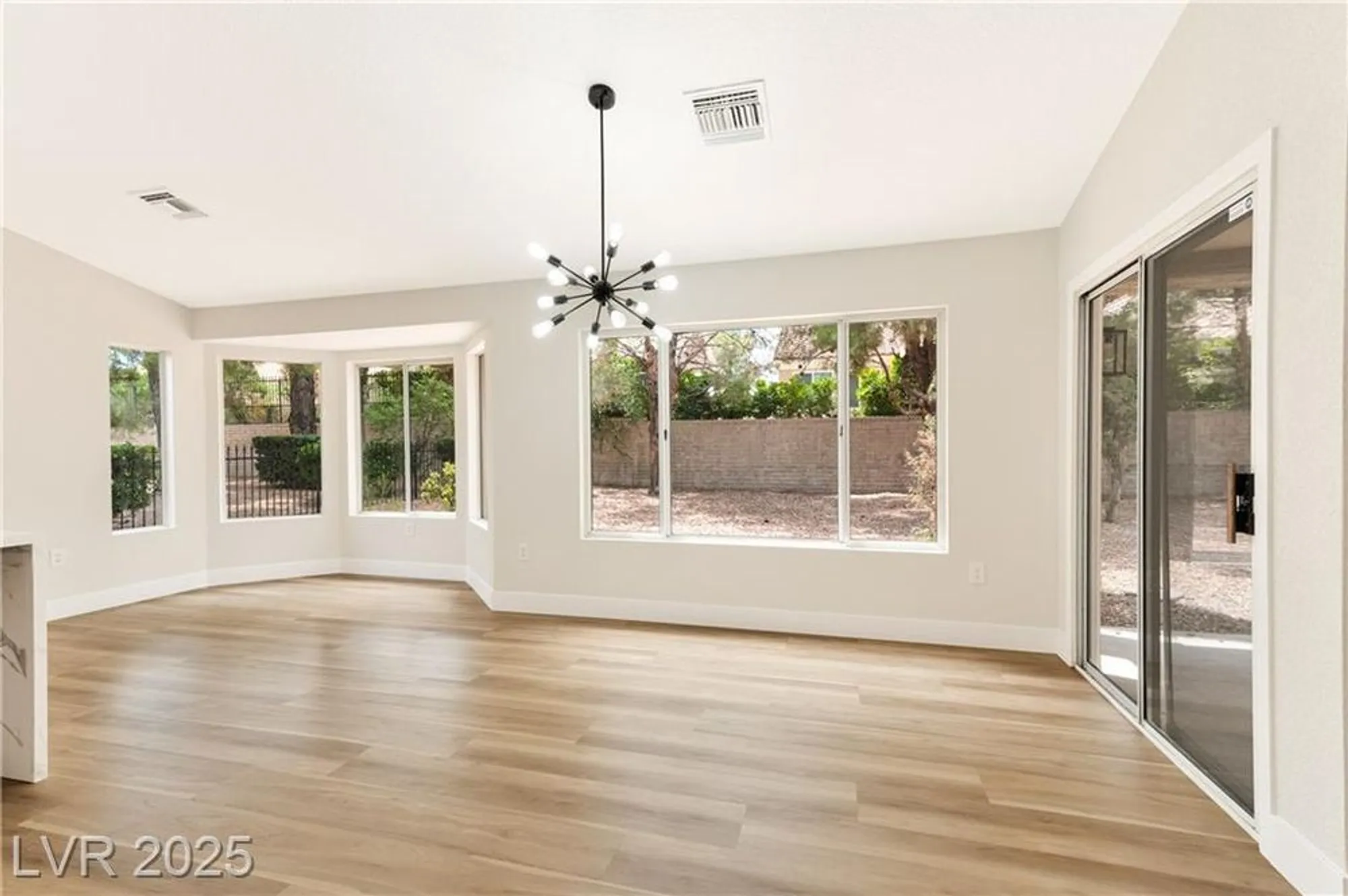 Property Slideshow image 16 of 35 | 2645 saltbush dr, Las Vegas, NV, 89134