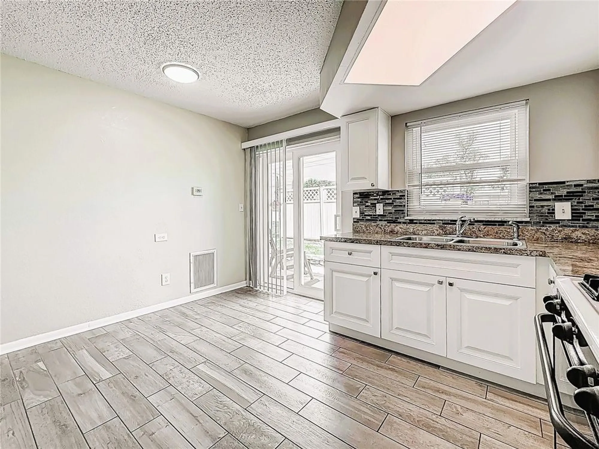 Property Slideshow image 17 of 40 | 12400 park blvd apt 121, Seminole, FL, 33772