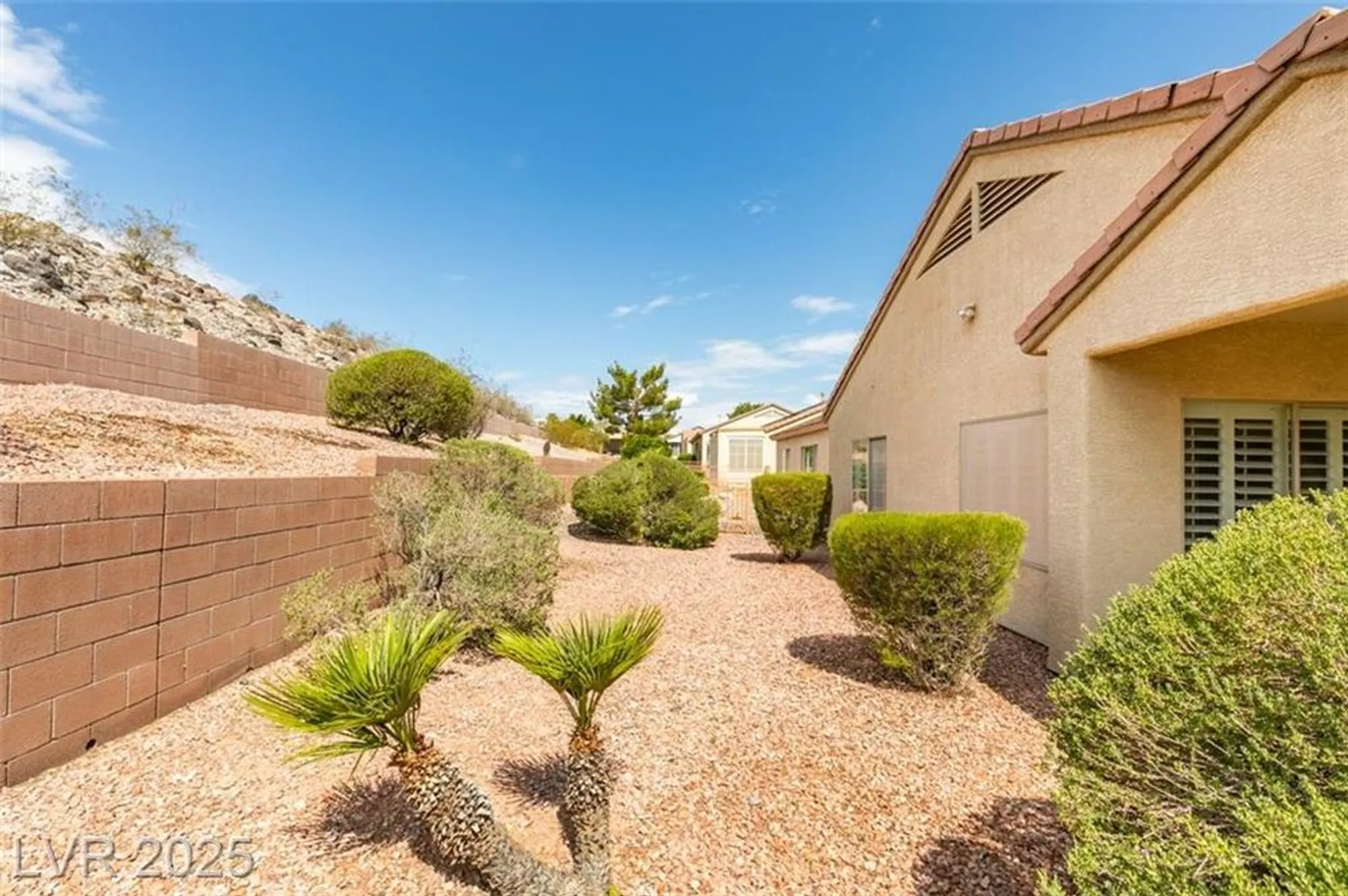 Property Slideshow image 24 of 34 | 2165 king mesa dr, Henderson, NV, 89012