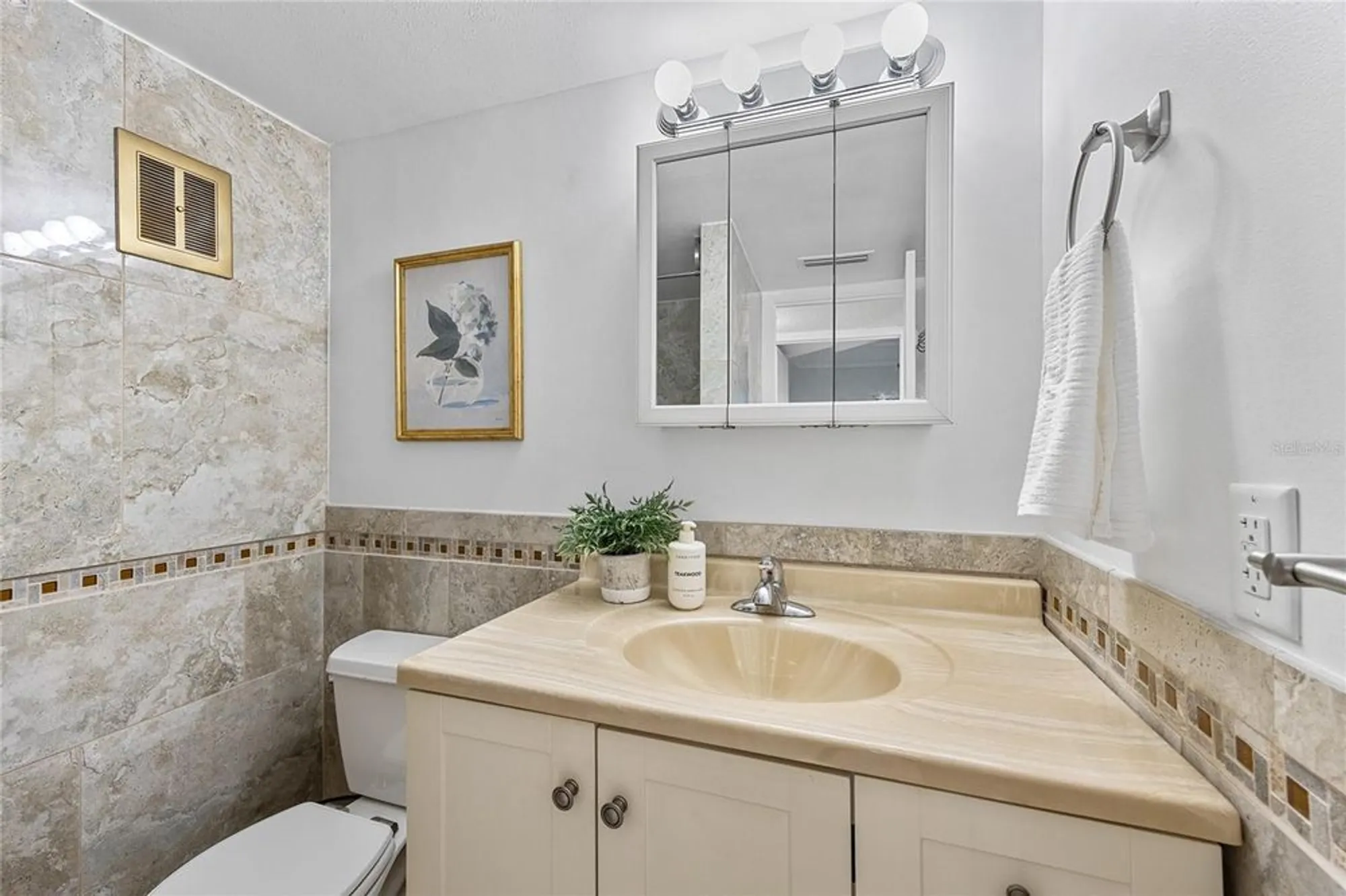 Property Slideshow image 23 of 39 | 4775 cove cir apt 203, St Petersburg, FL, 33708