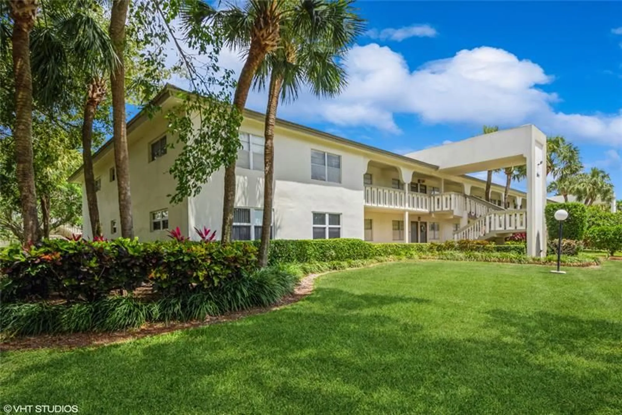 Property Slideshow image 4 of 33 | 2805 victoria way d1, Coconut Creek, FL, 33066