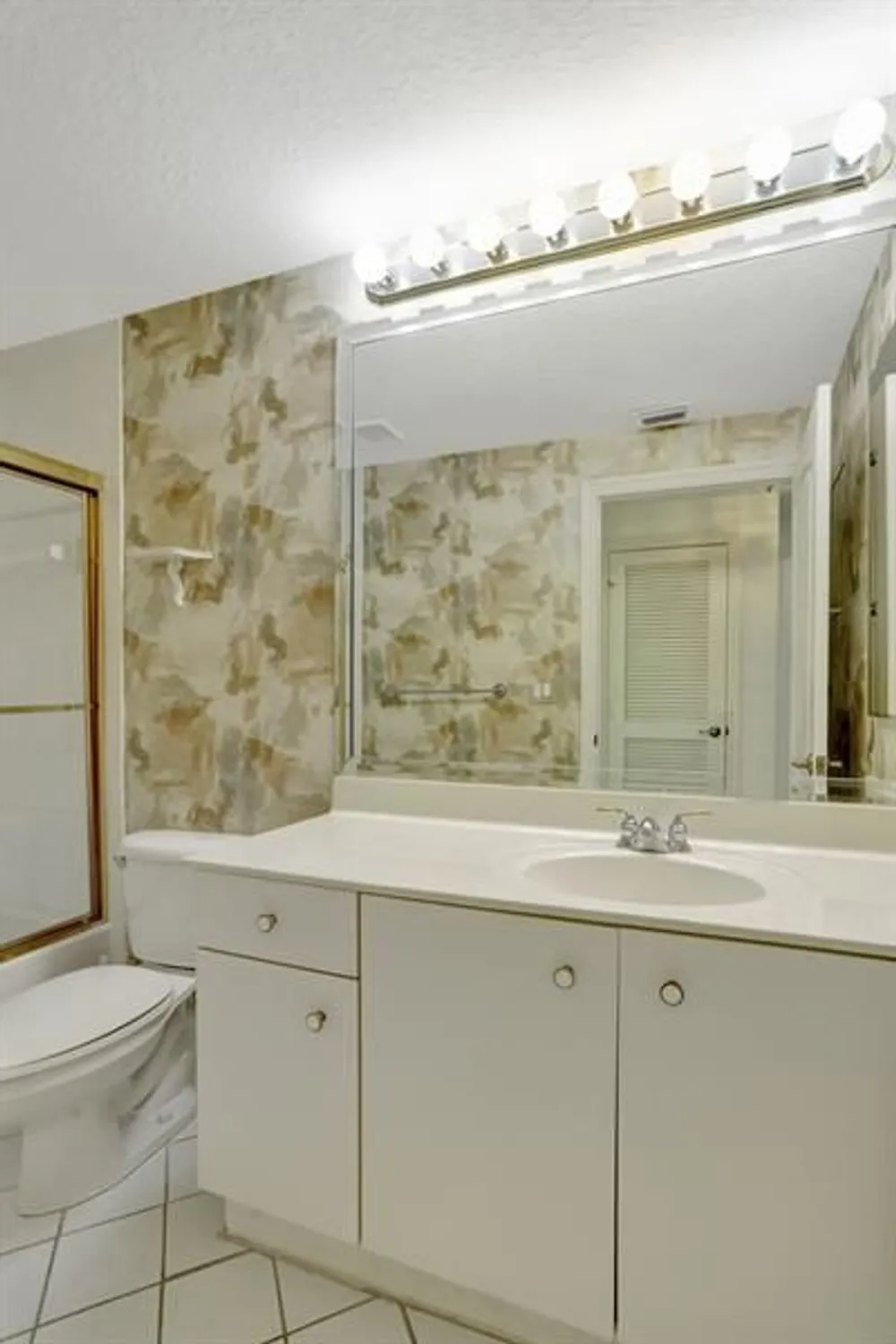 Property Slideshow image 13 of 36 | 7727 southampton ter 205, Tamarac, FL, 33321