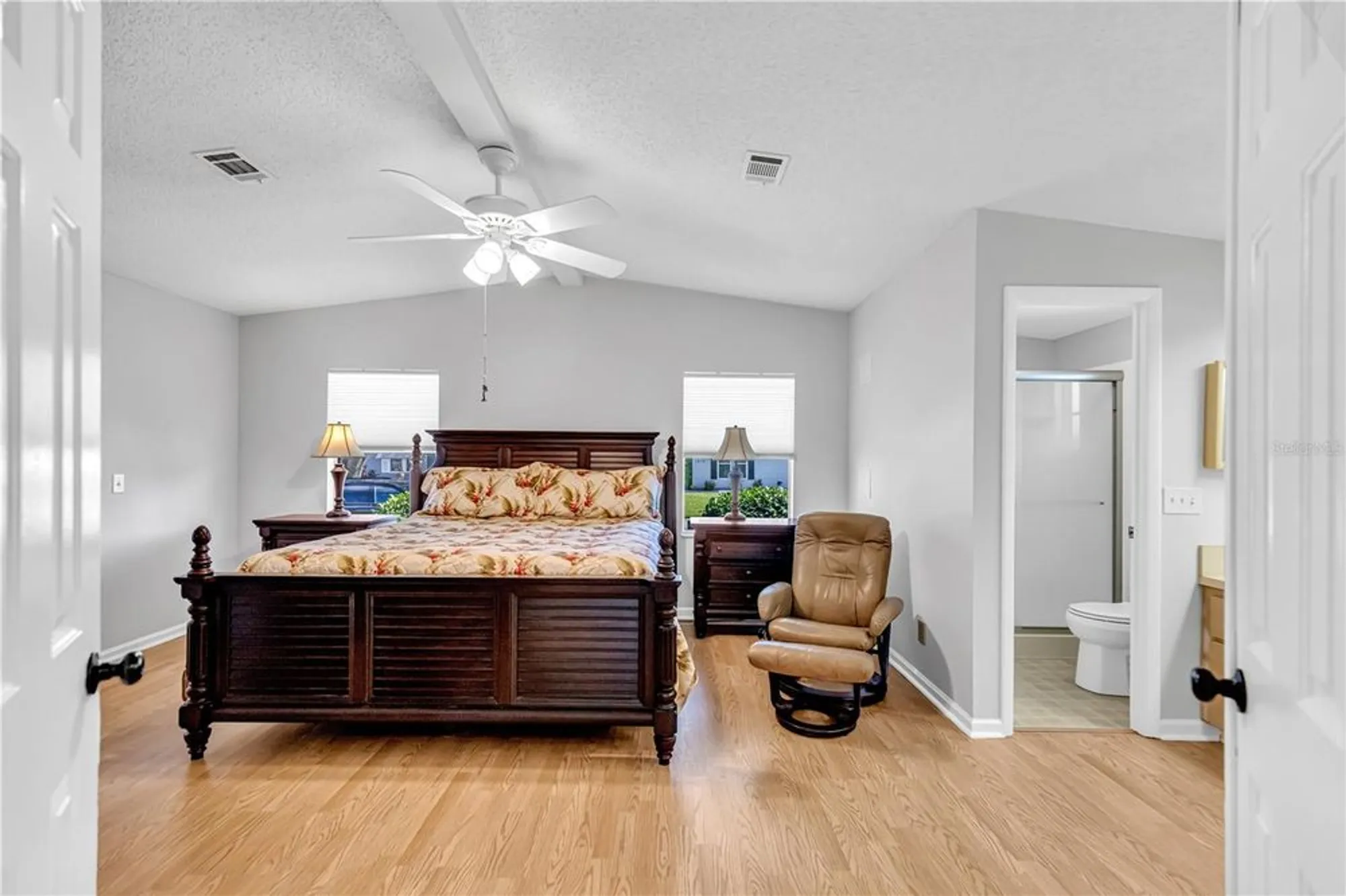 Property Slideshow image 12 of 41 | 1514 e schwartz blvd, Lady Lake, FL, 32159