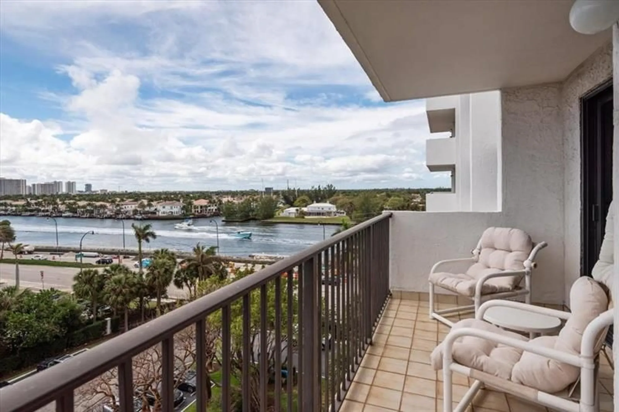 Property Slideshow image 6 of 16 | 1201 s ocean dr, Hollywood, FL, 33019