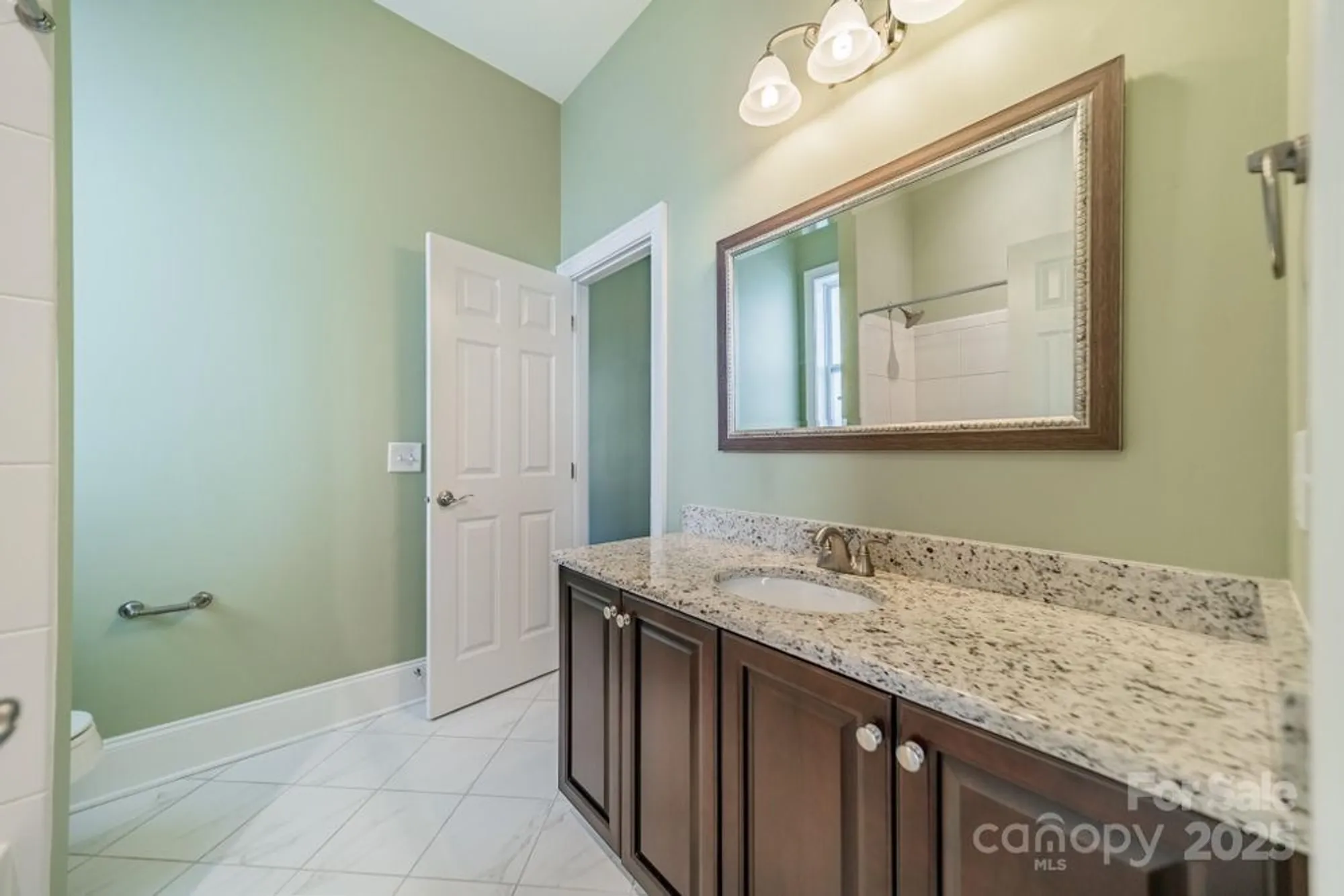 Property Slideshow image 31 of 44 | 15016 high bluff ct, Charlotte, NC, 28278