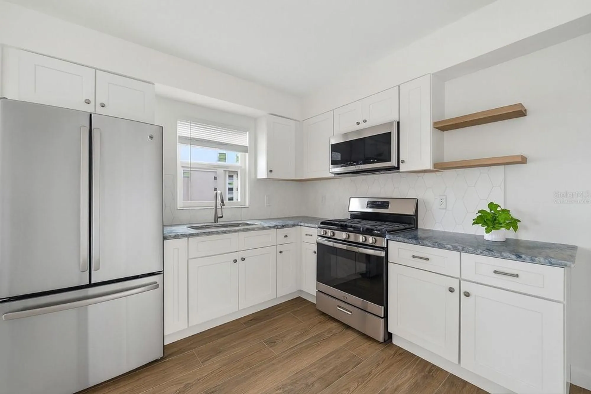 Property Slideshow image 8 of 44 | 2 causeway blvd 101, Dunedin, FL, 34698