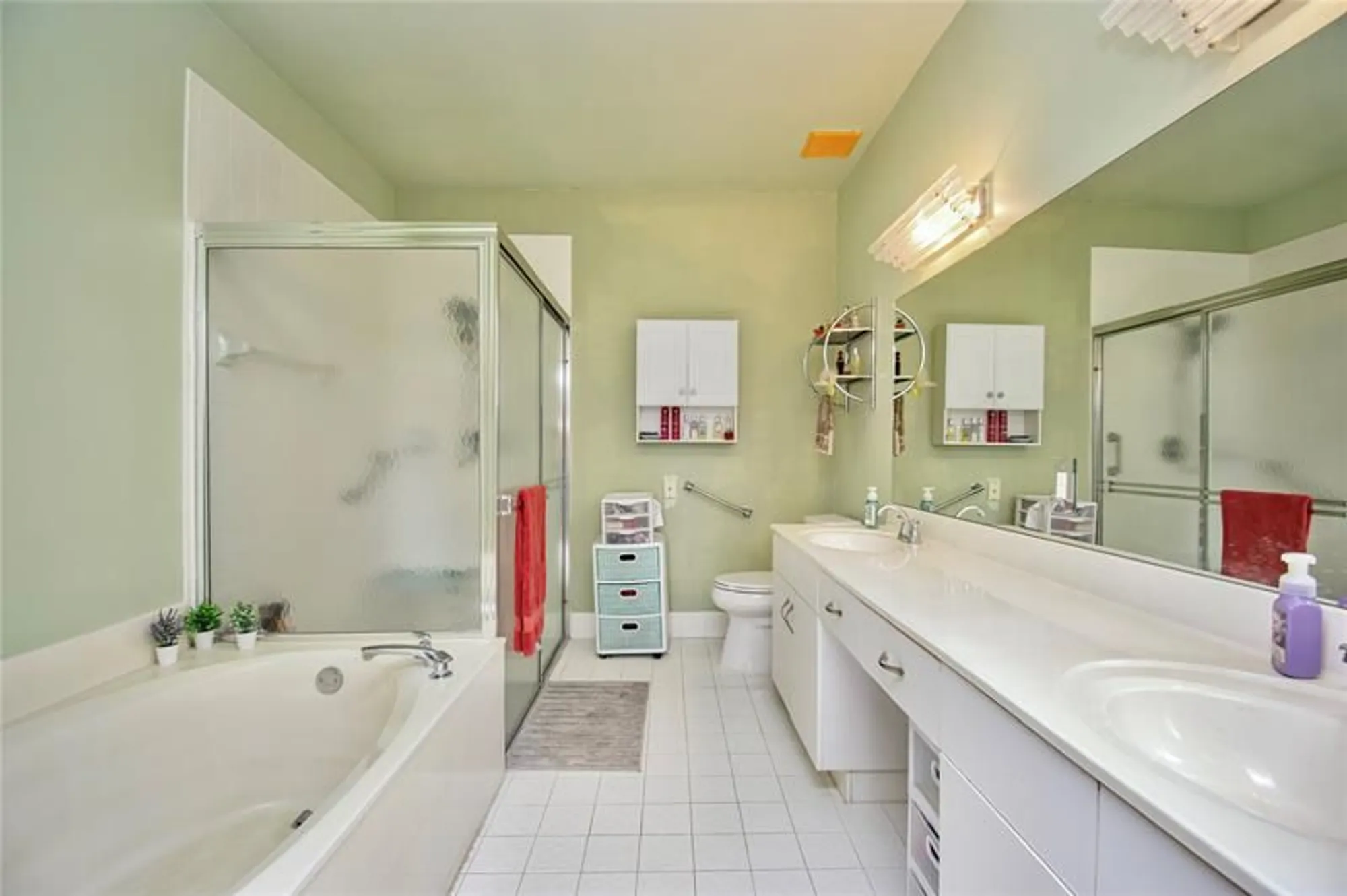 Property Slideshow image 25 of 34 | 12611 crystal pointe dr c, Boynton Beach, FL, 33437
