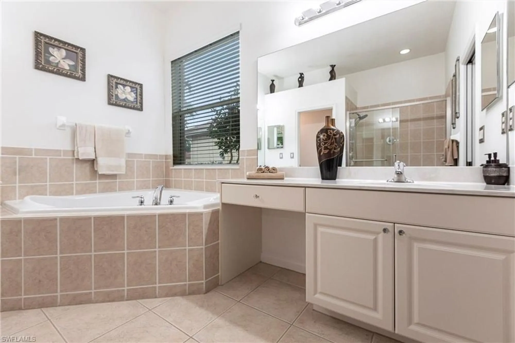 Property Slideshow image 21 of 41 | 12020 bramble cove dr, Fort Myers, FL, 33905
