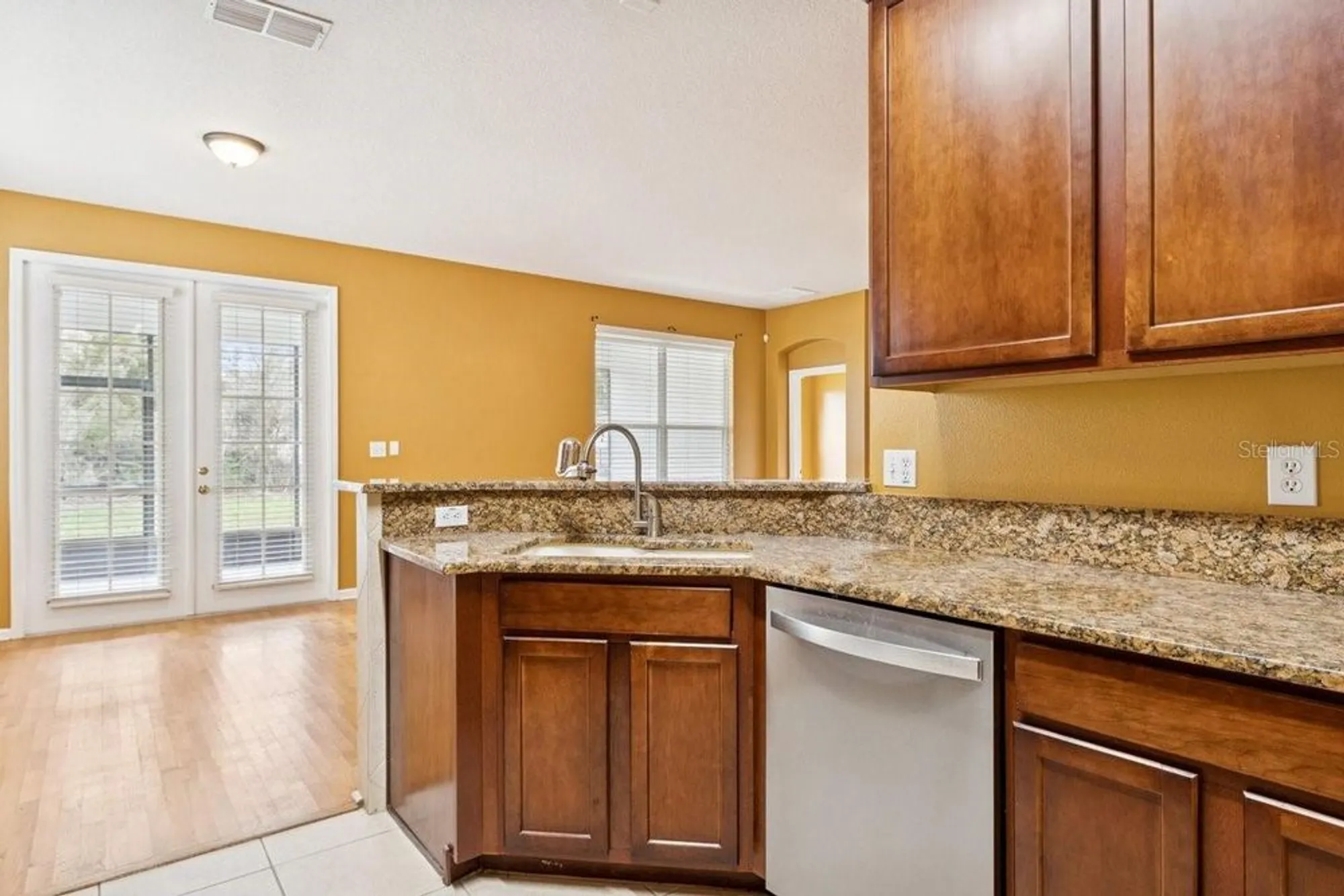 Property Slideshow image 14 of 44 | 902 heron point cir, Deland, FL, 32724