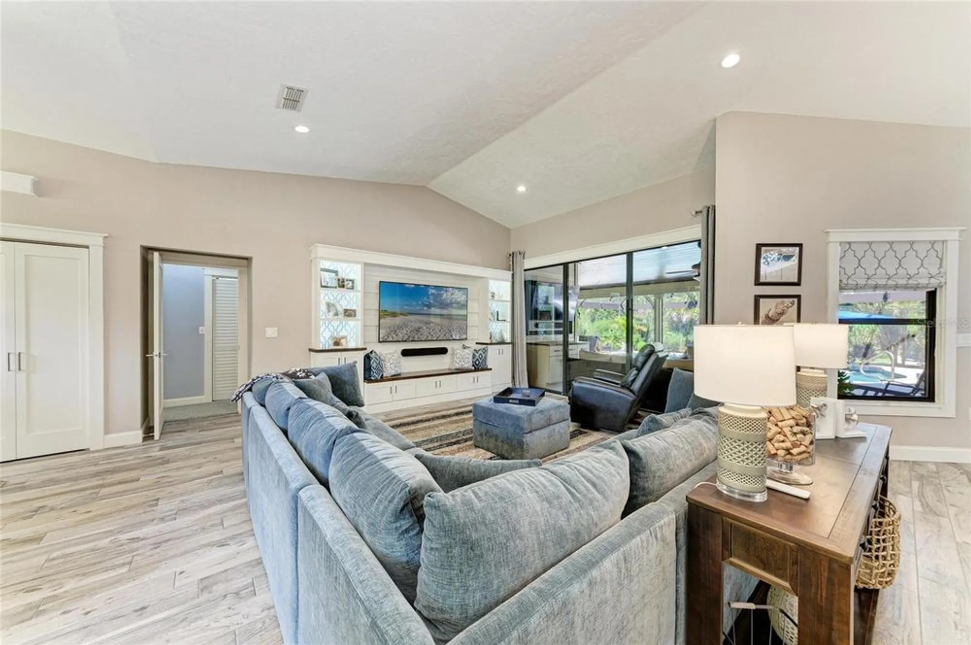 Property Slideshow image 9 of 69 | 8416 palm lakes ct, Sarasota, FL, 34243