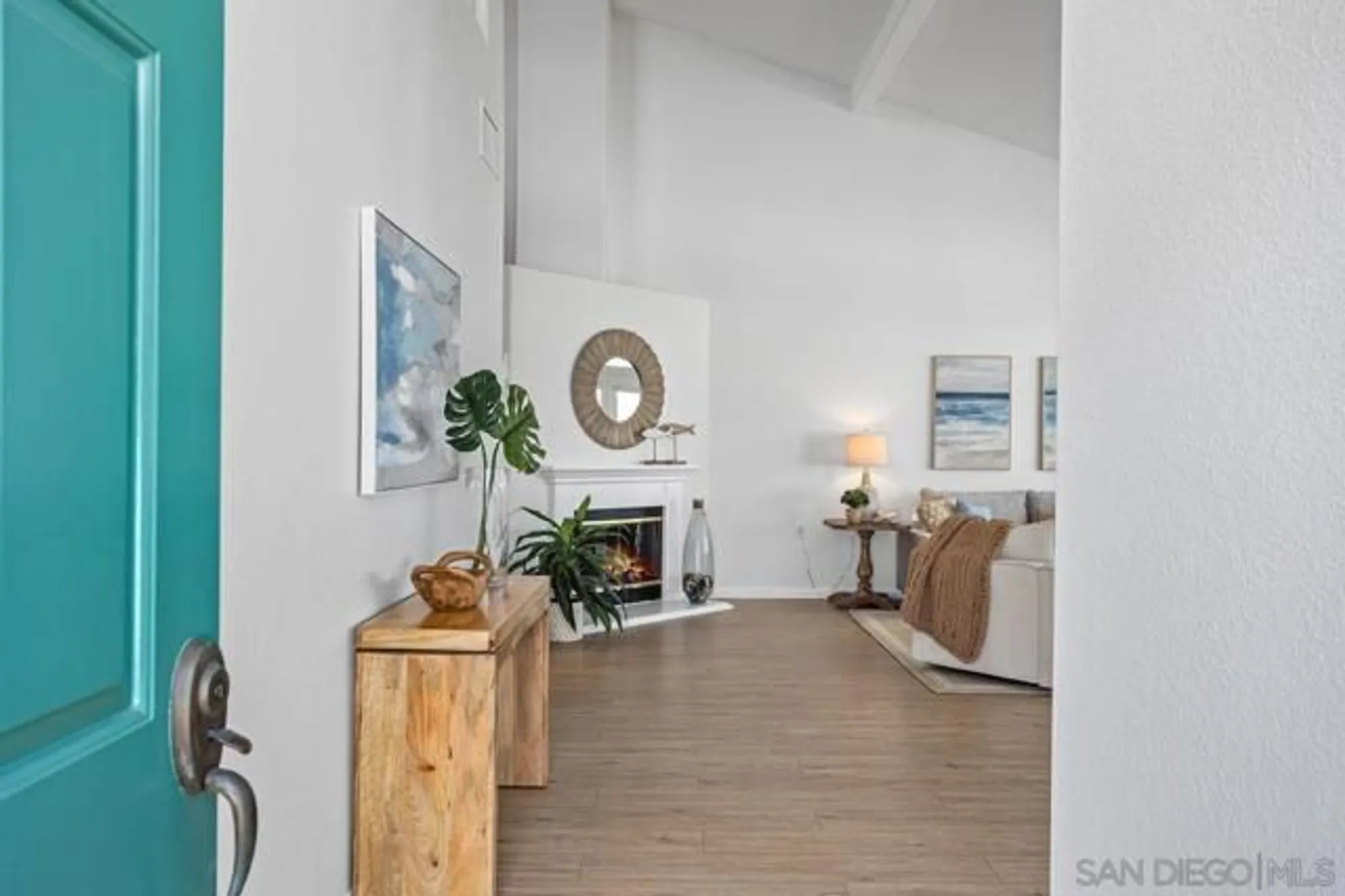 Property Slideshow image 8 of 45 | 3328 malta way, Oceanside, CA, 92056