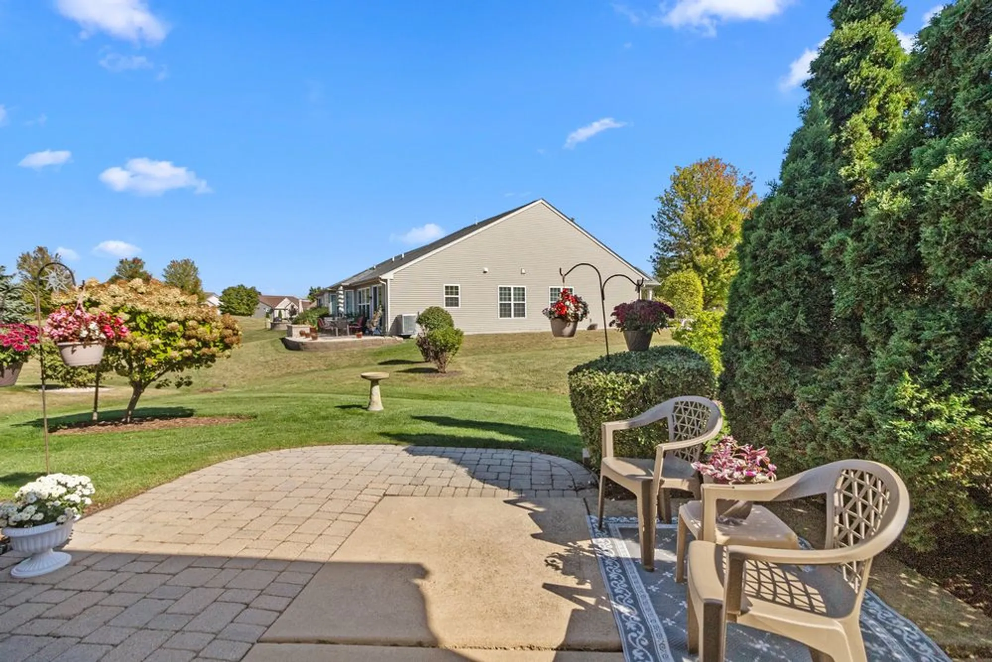 Property Slideshow image 20 of 29 | 12774 holbrook dr, Huntley, IL, 60142