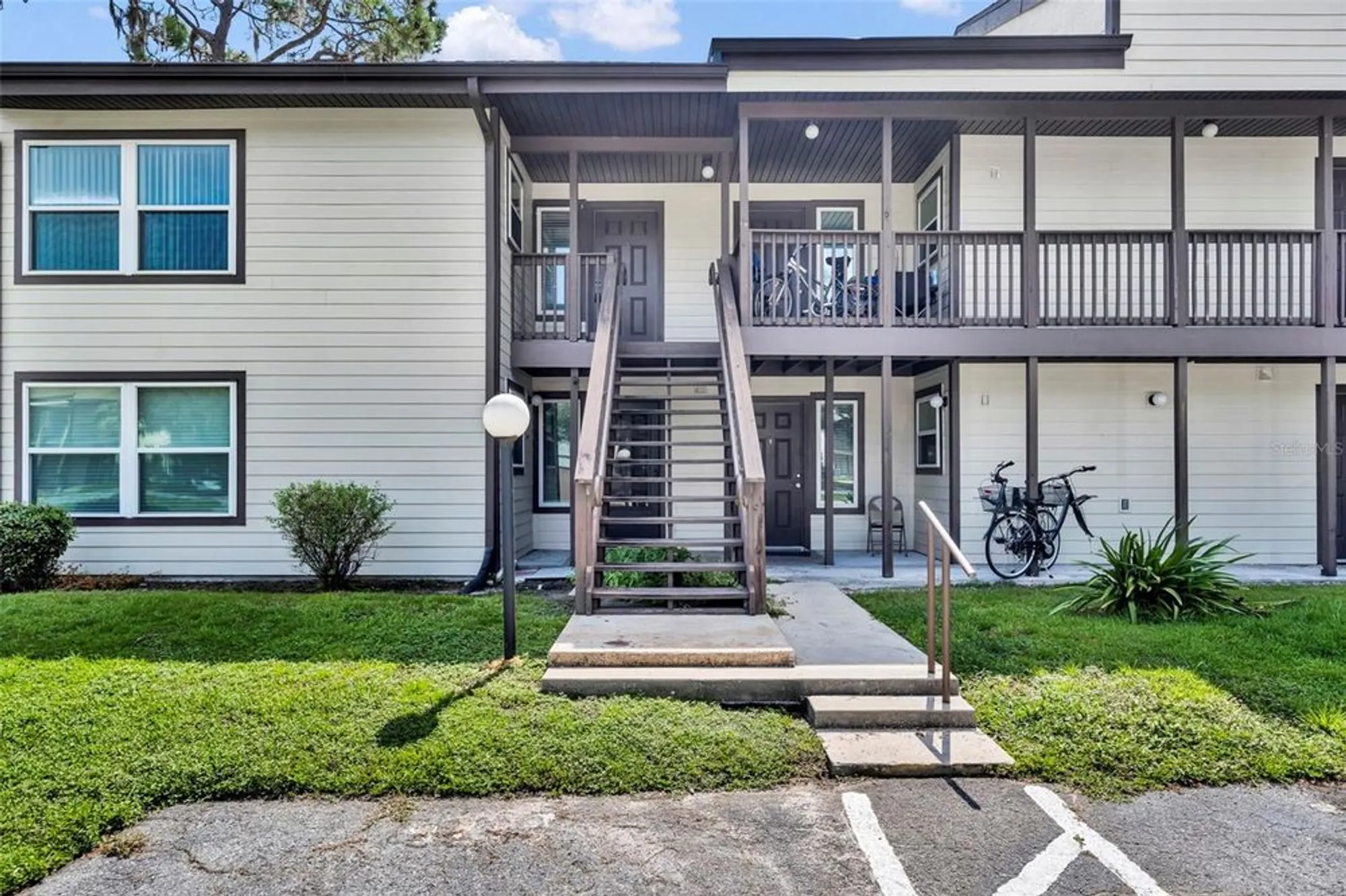 Property Slideshow image 4 of 43 | 19201 sandalwood dr # 19201, Wildwood, FL, 34785