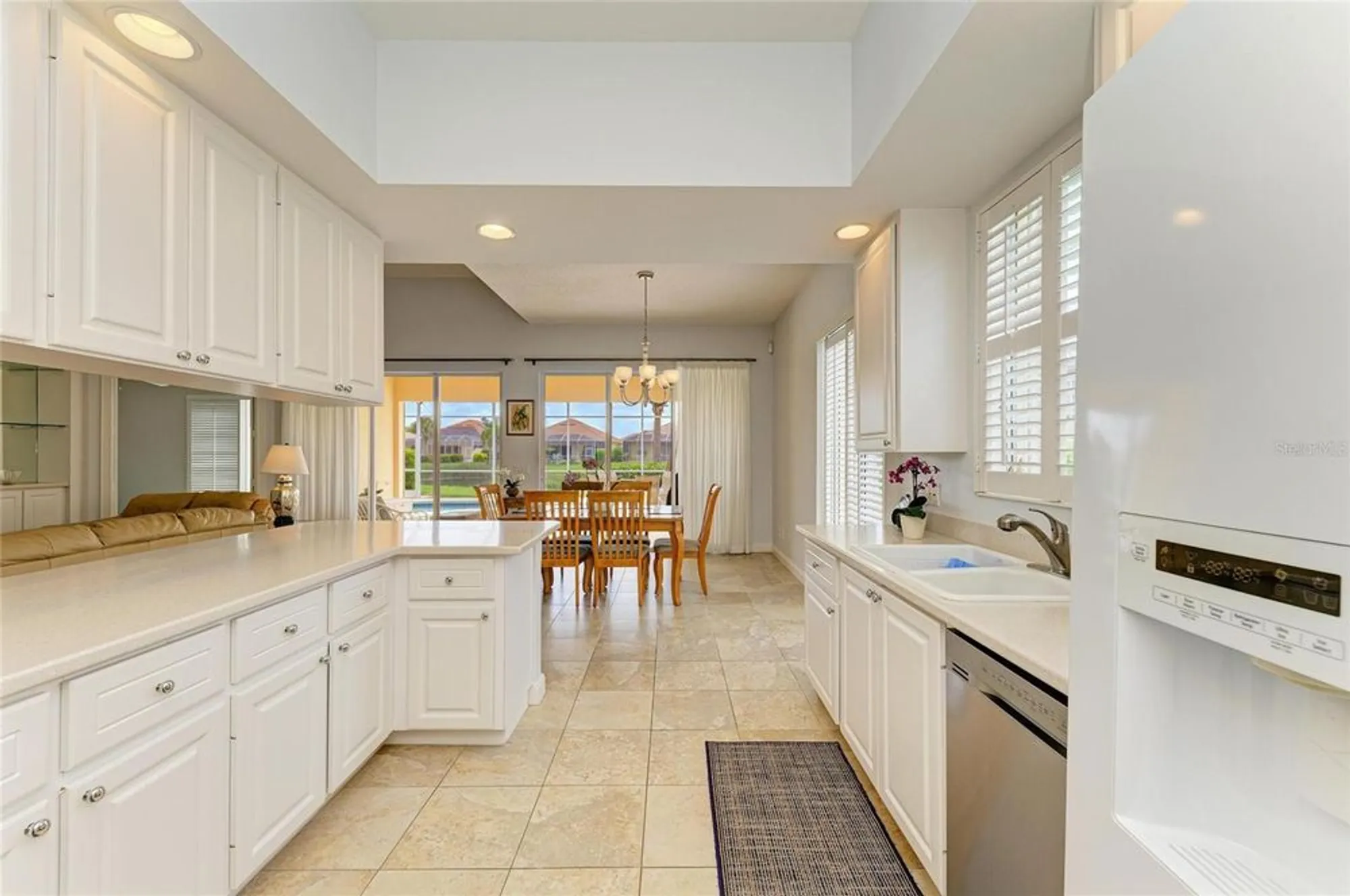 Property Slideshow image 17 of 65 | 5827 benevento dr, Sarasota, FL, 34238