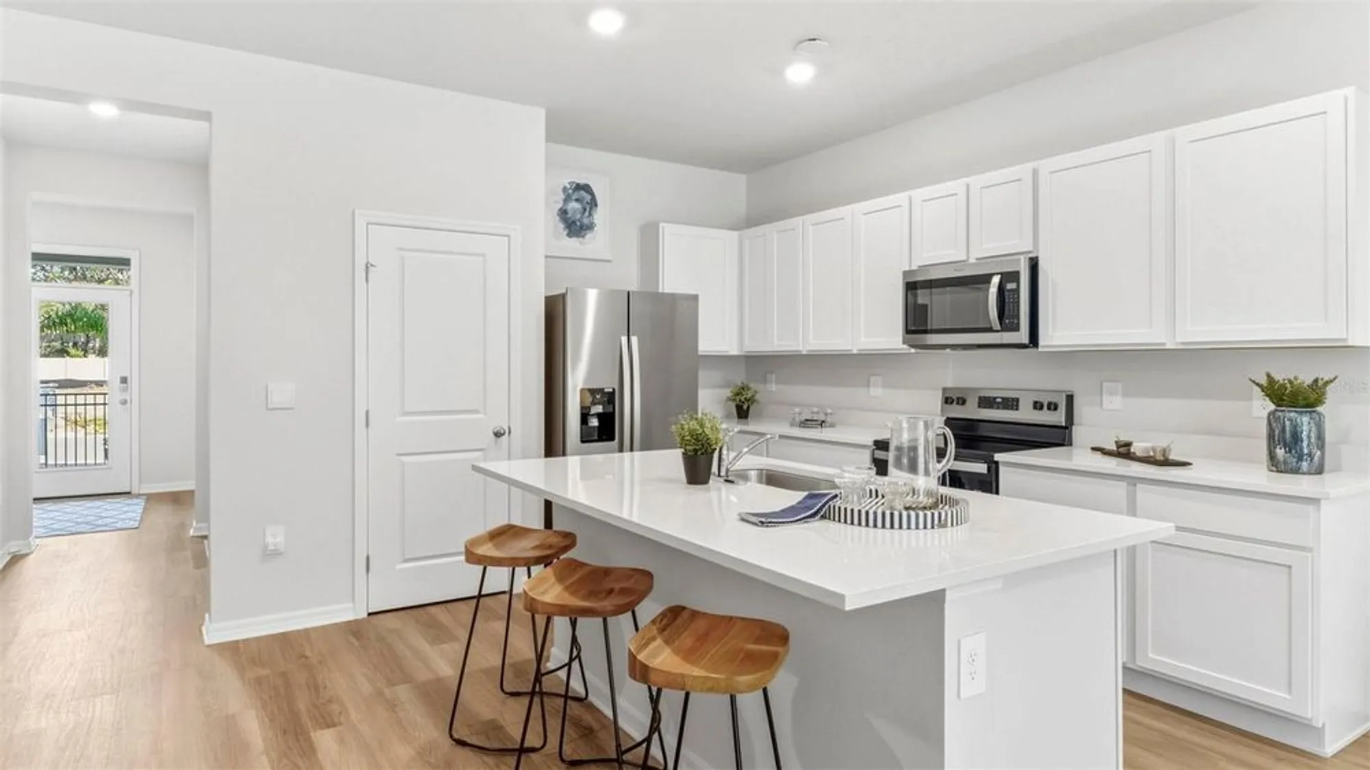 Property Slideshow image 10 of 19 | 1639 bay rd, Sarasota, FL, 34239