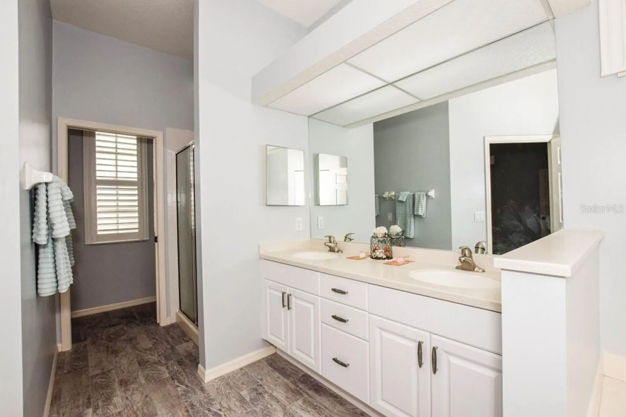 Property Slideshow image 18 of 63 | 834 montrose dr # 9, Venice, FL, 34293