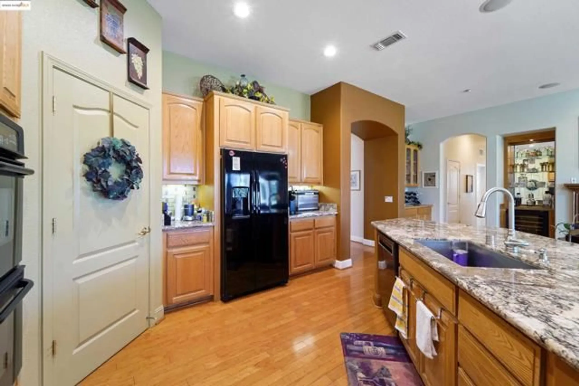 Property Slideshow image 13 of 60 | 910 suntan ln, Brentwood, CA, 94513