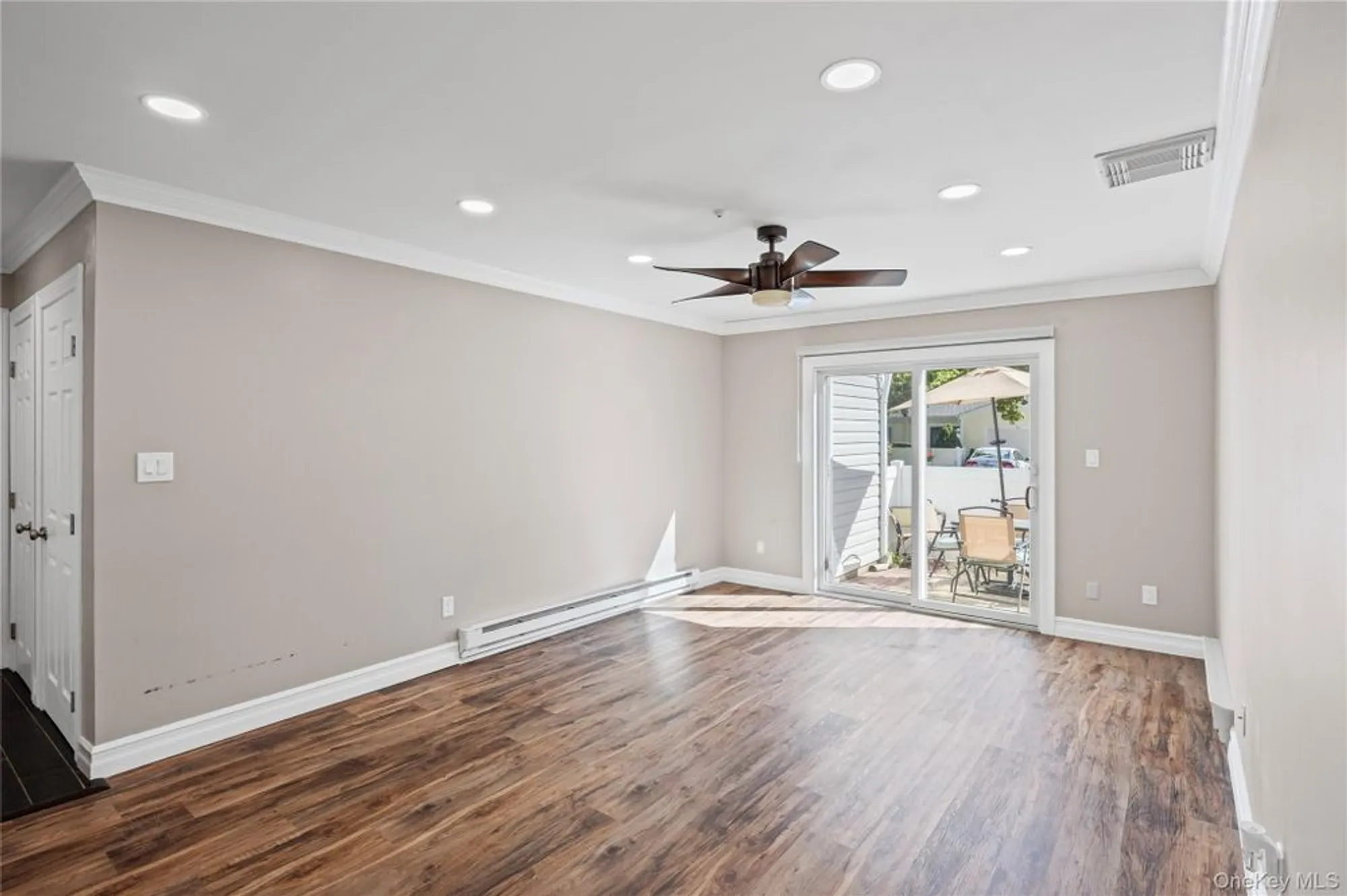 Property Slideshow image 14 of 35 | 204 bentley ct 204, Smithtown, NY, 11780