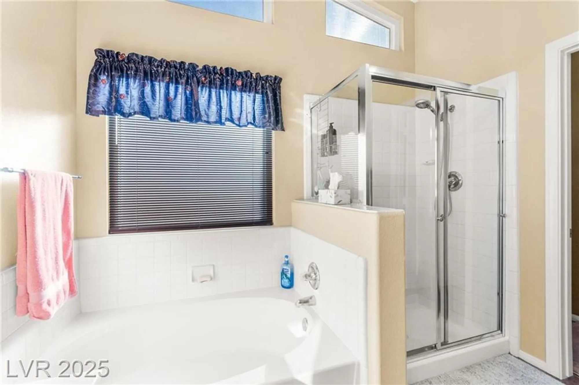 Property Slideshow image 32 of 65 | 5245 woodlawn ln, Las Vegas, NV, 89130