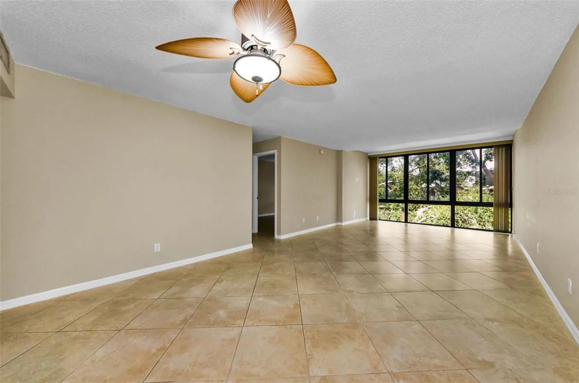 Property Slideshow image 4 of 49 | 14130 rosemary ln apt 3306, Largo, FL, 33774