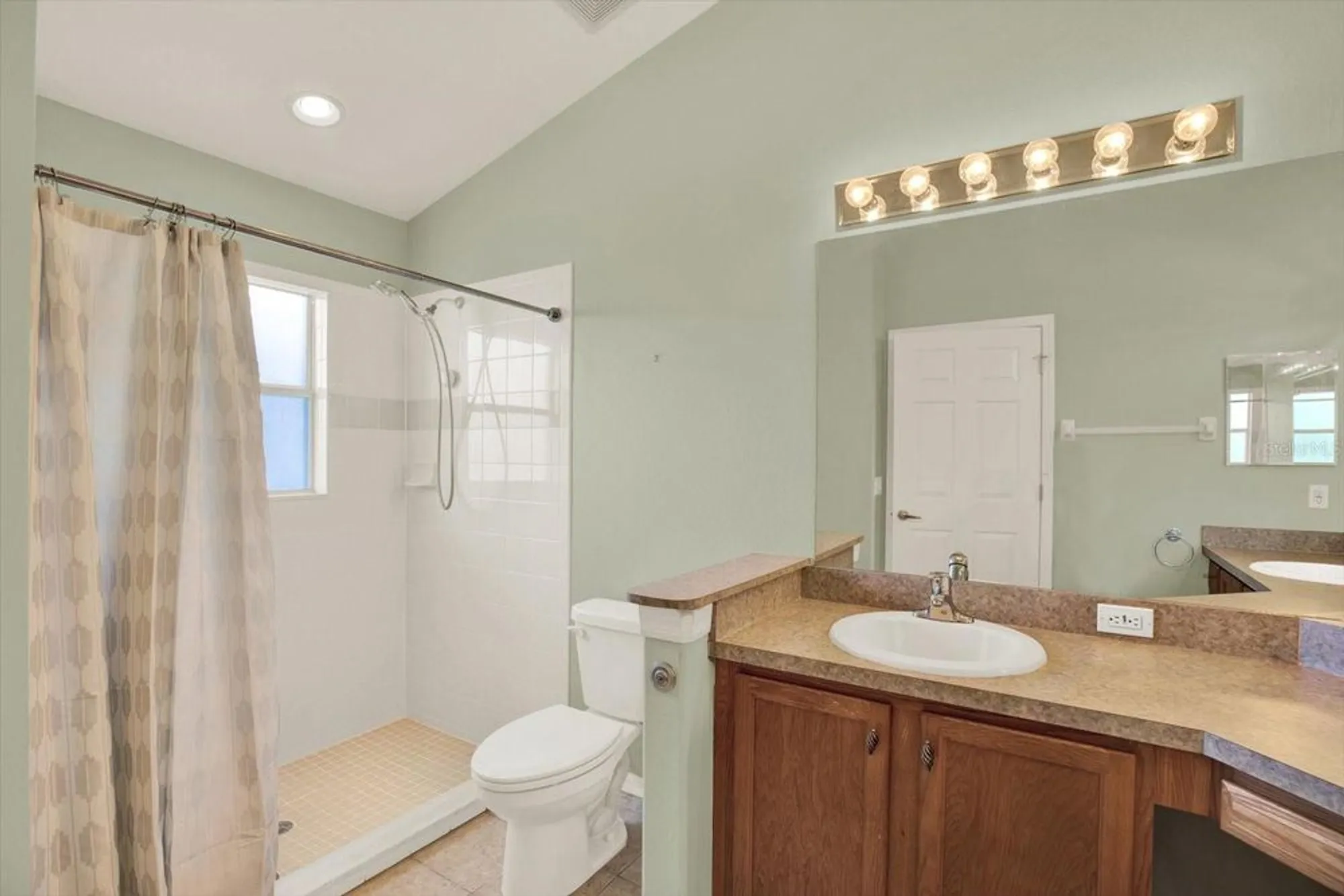 Property Slideshow image 21 of 49 | 1851 arbor knoll loop, Trinity, FL, 34655