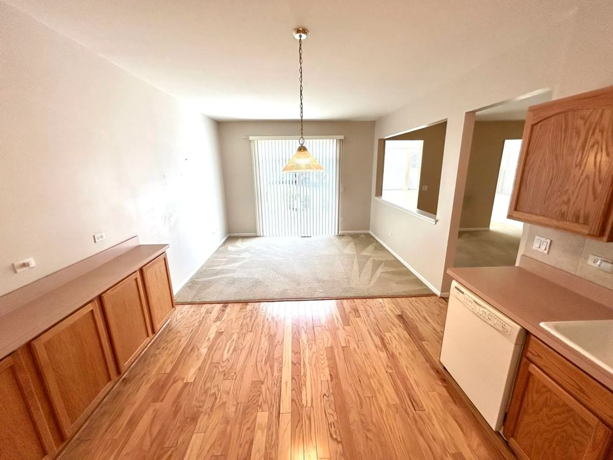 Property Slideshow image 14 of 19 | 21531 wolf lake way, Crest Hill, IL, 60403