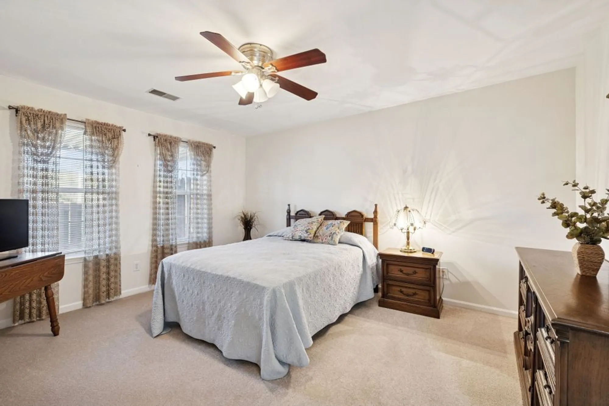 Property Slideshow image 20 of 49 | 117 newsom grn, Nashville, TN, 37221