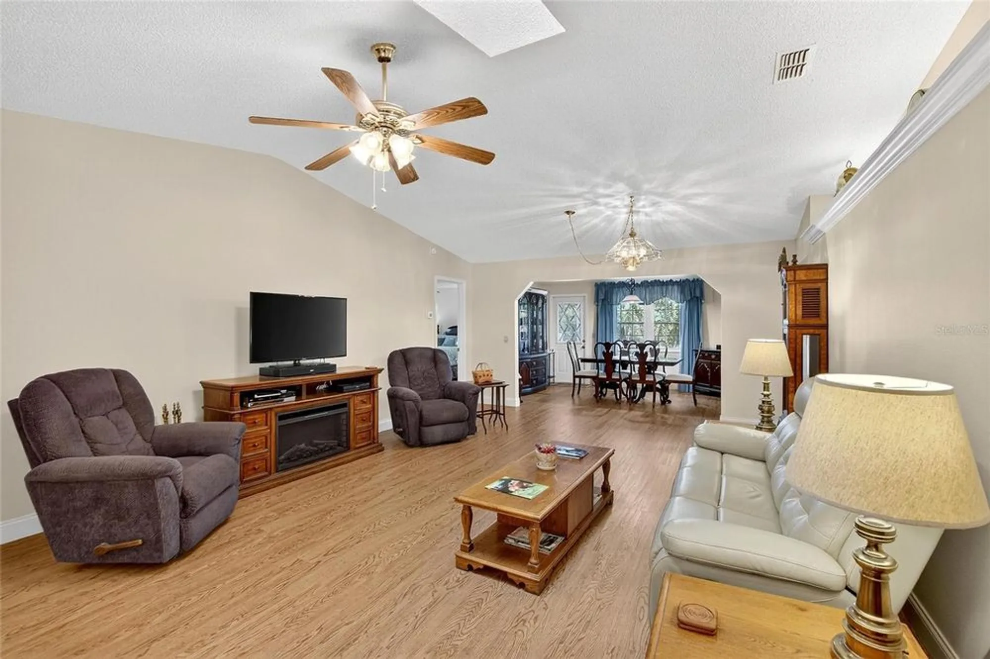 Property Slideshow image 12 of 71 | 6320 silver lakes dr, Lakeland, FL, 33810