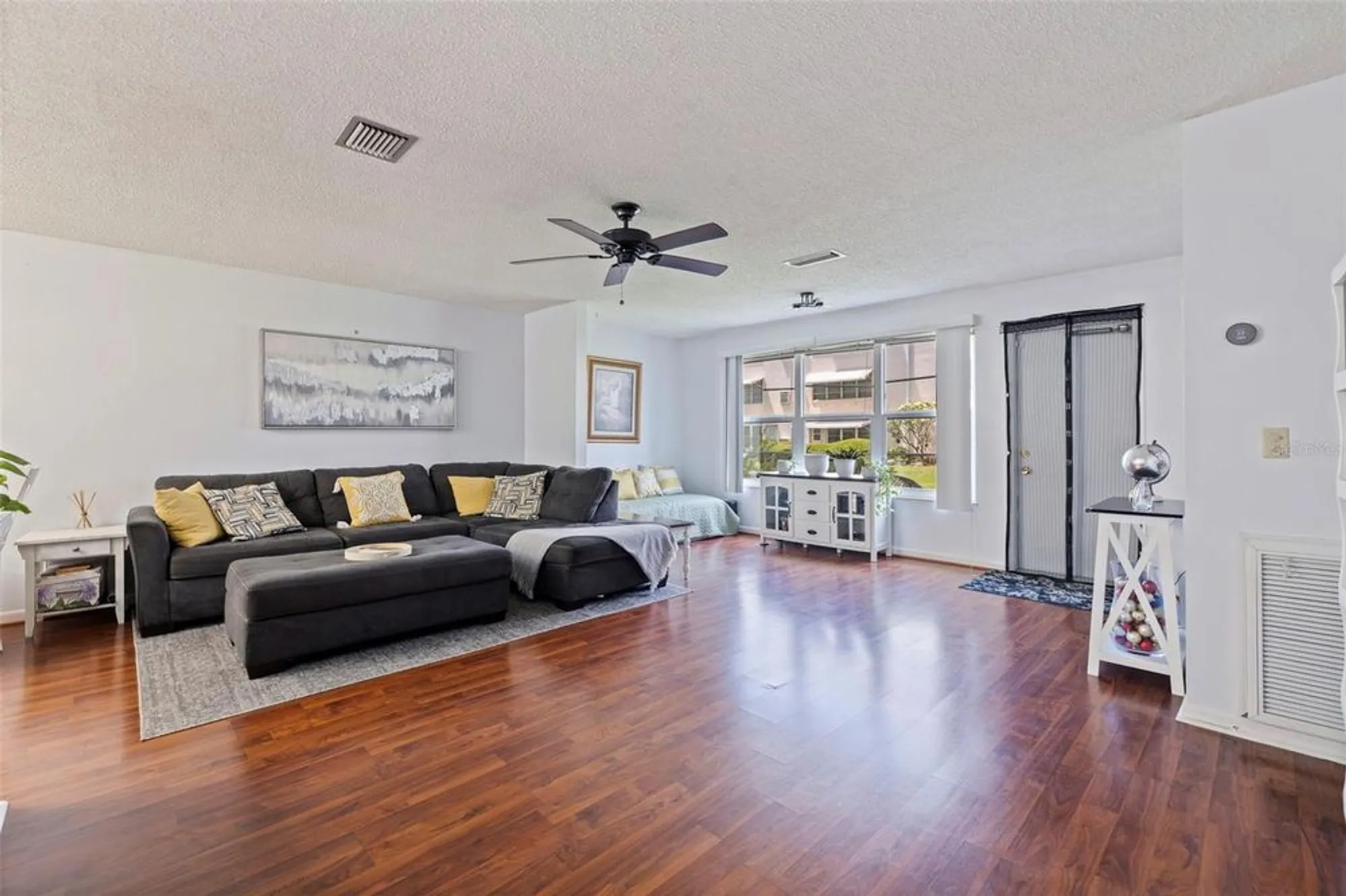 Property Slideshow image 12 of 40 | 5603 80th st n unit 107, Saint Petersburg, FL, 33709