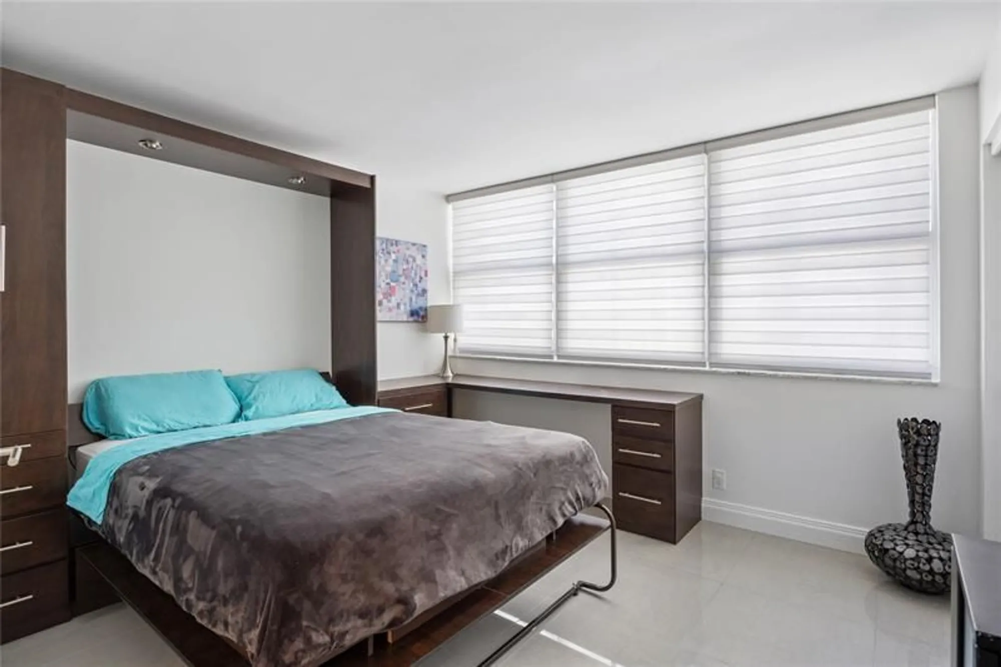 Property Slideshow image 28 of 50 | 1880 s ocean dr ts306, Hallandale Beach, FL, 33009