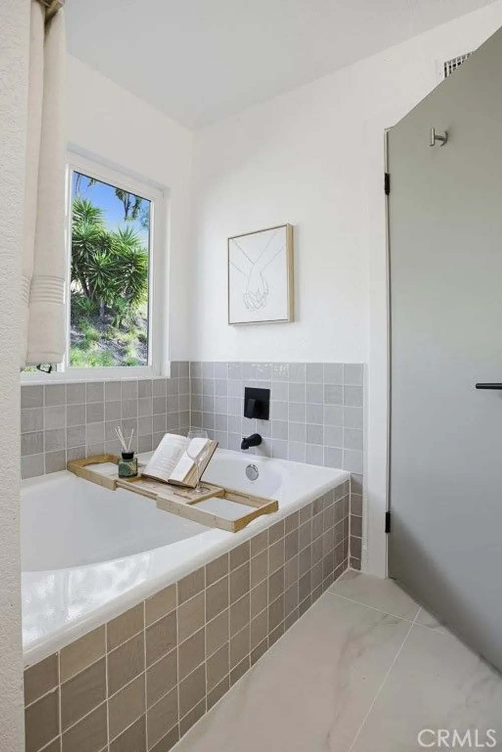 Property Slideshow image 25 of 52 | 1069 belleza st, Camarillo, CA, 93012