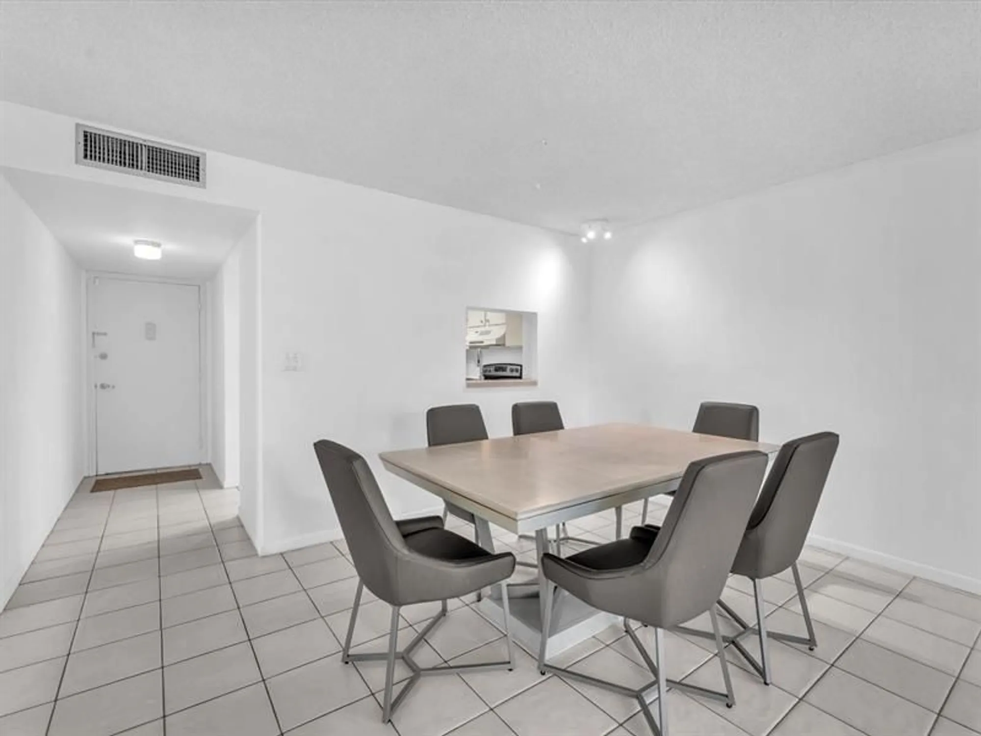 Property Slideshow image 7 of 37 | 7750 w mcnab rd apt 202, Tamarac, FL, 33321