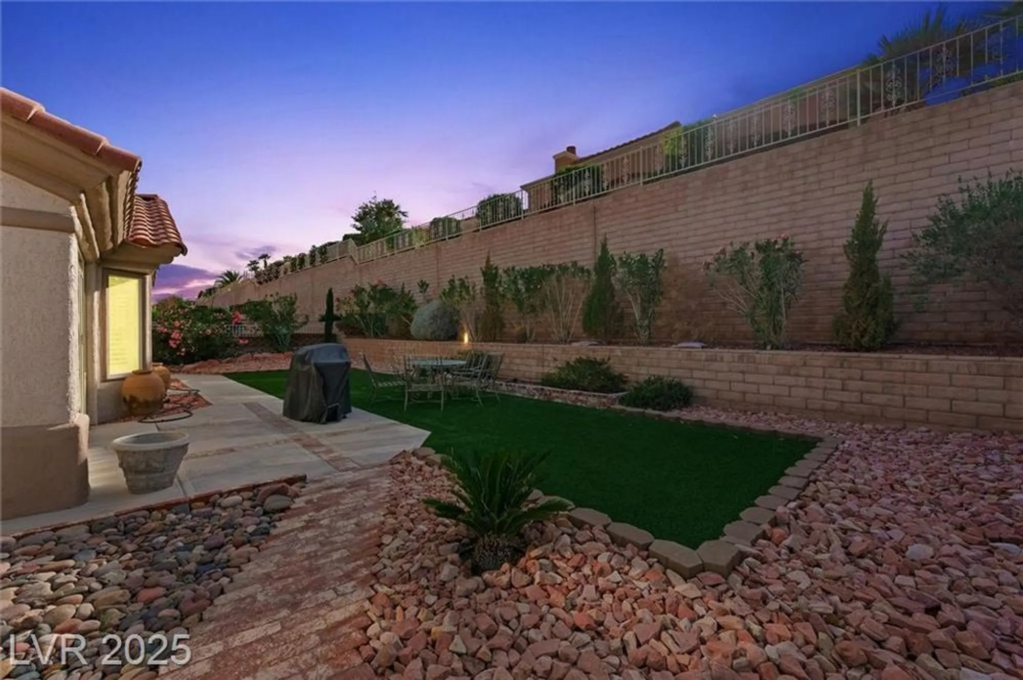 Property Slideshow image 36 of 52 | 2725 byron dr, Las Vegas, NV, 89134