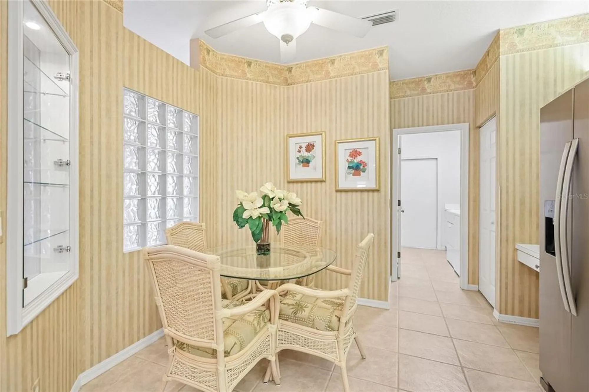 Property Slideshow image 9 of 51 | 875 chalmers dr 11, Venice, FL, 34293