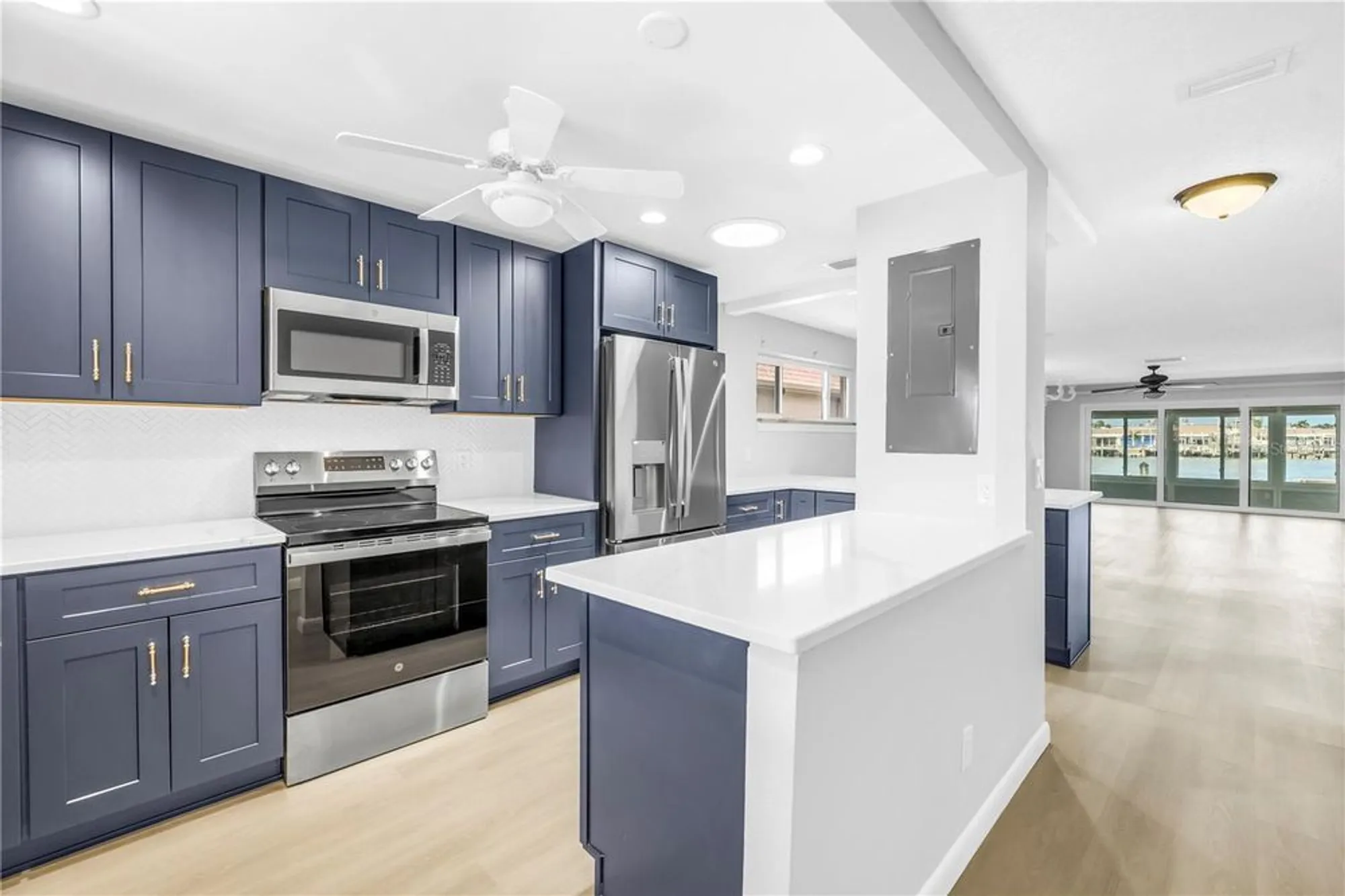 Property Slideshow image 11 of 97 | 433 boca ciega point blvd s # 1012, St Petersburg, FL, 33708