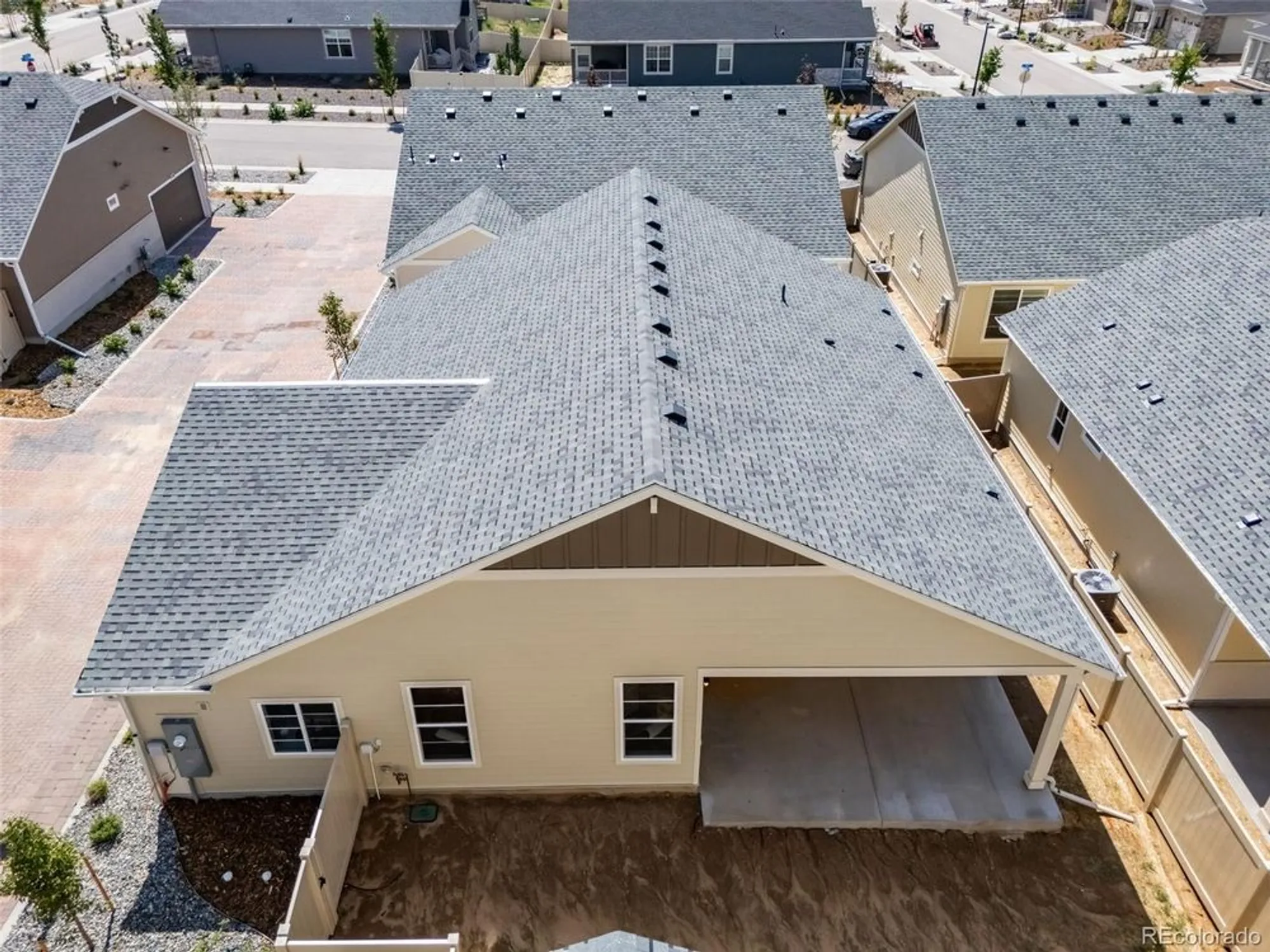 Property Slideshow image 15 of 18 | 21927 e 51st dr, Aurora, CO, 80019