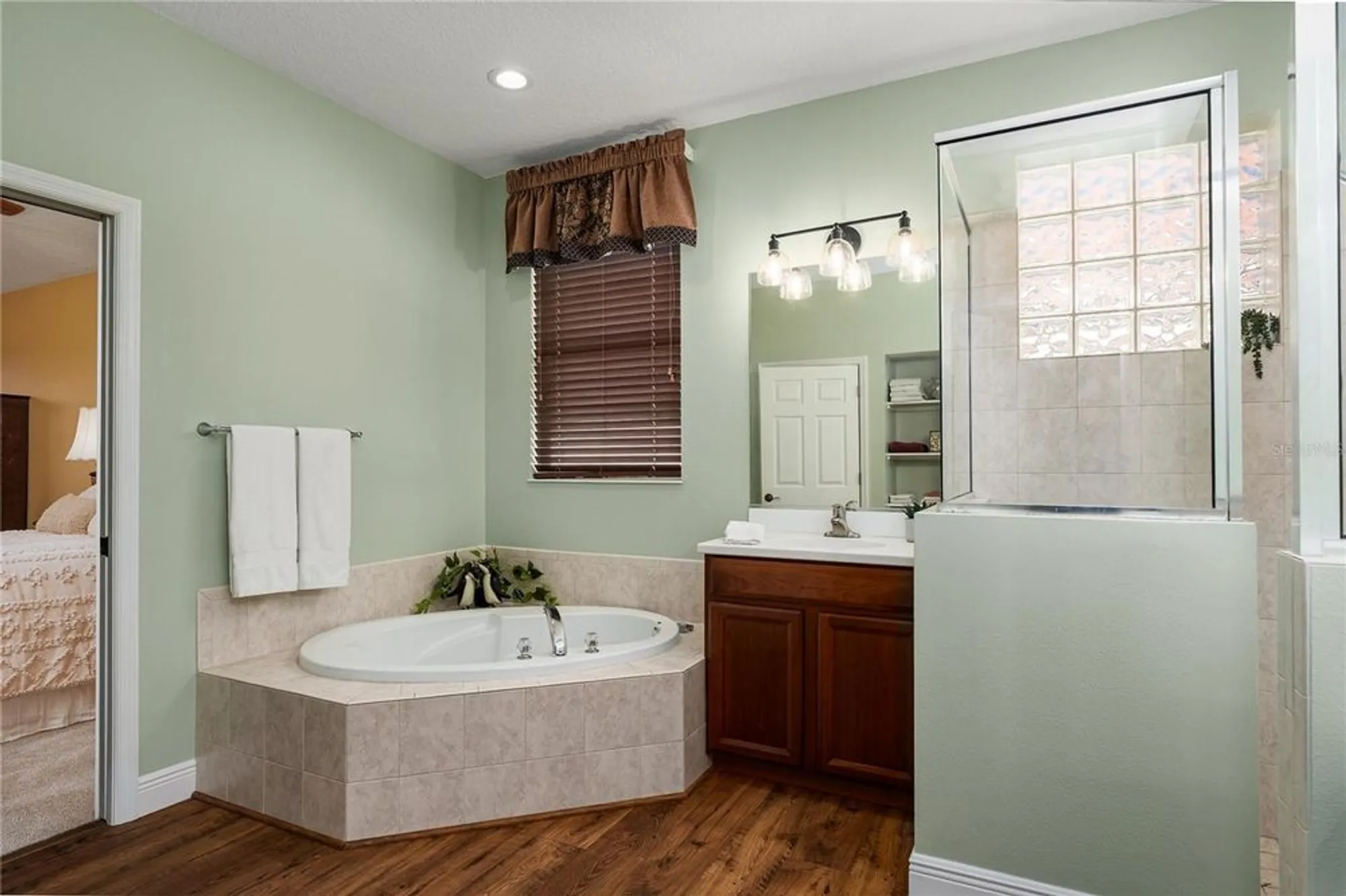 Property Slideshow image 24 of 65 | 6552 tailfeather way, Bradenton, FL, 34203