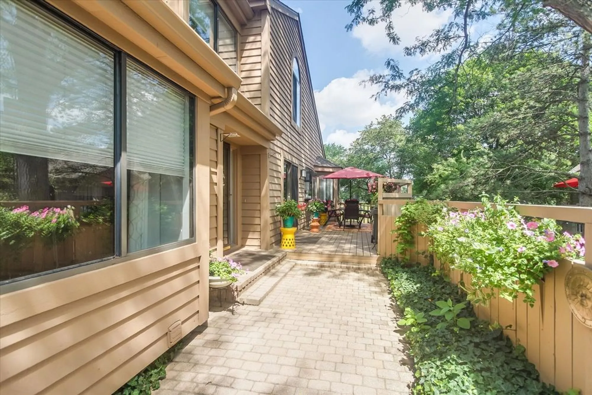 Property Slideshow image 33 of 42 | 970 longmeadow ct, Lake Barrington, IL, 60010