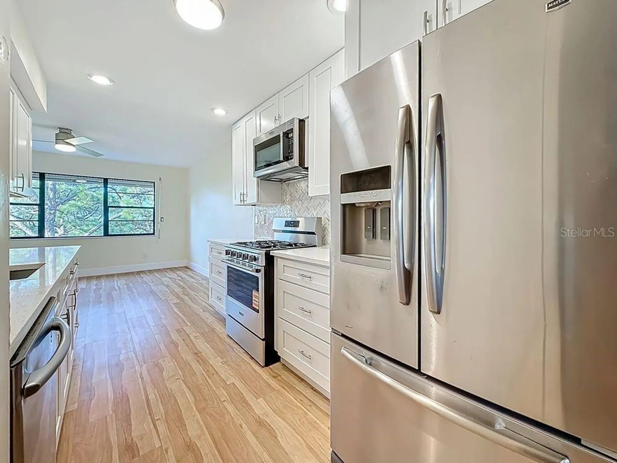 Property Slideshow image 13 of 50 | 8198 terrace garden dr n unit 407, St Petersburg, FL, 33709