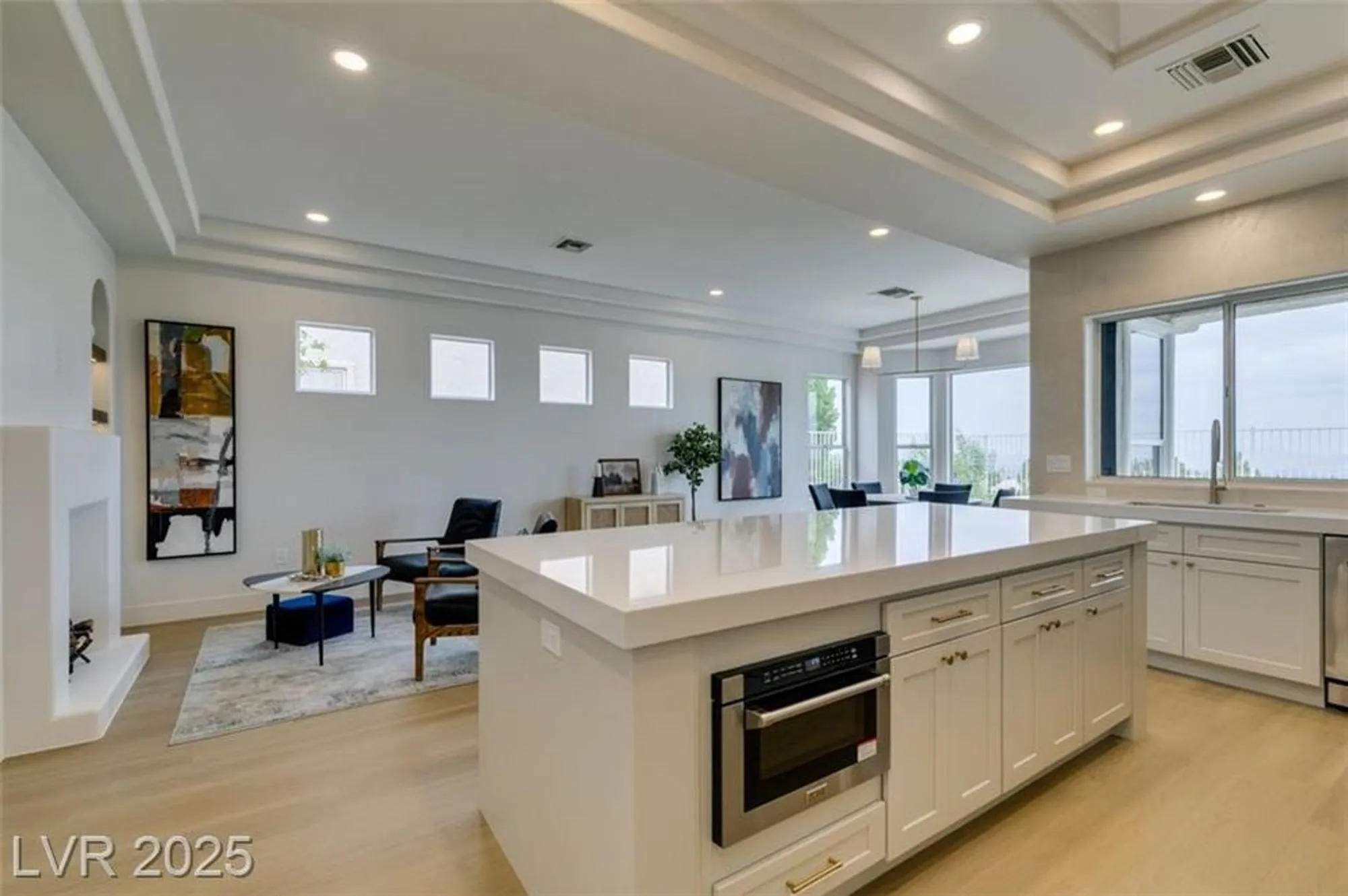 Property Slideshow image 14 of 39 | 2104 hot oak ridge st, Las Vegas, NV, 89134