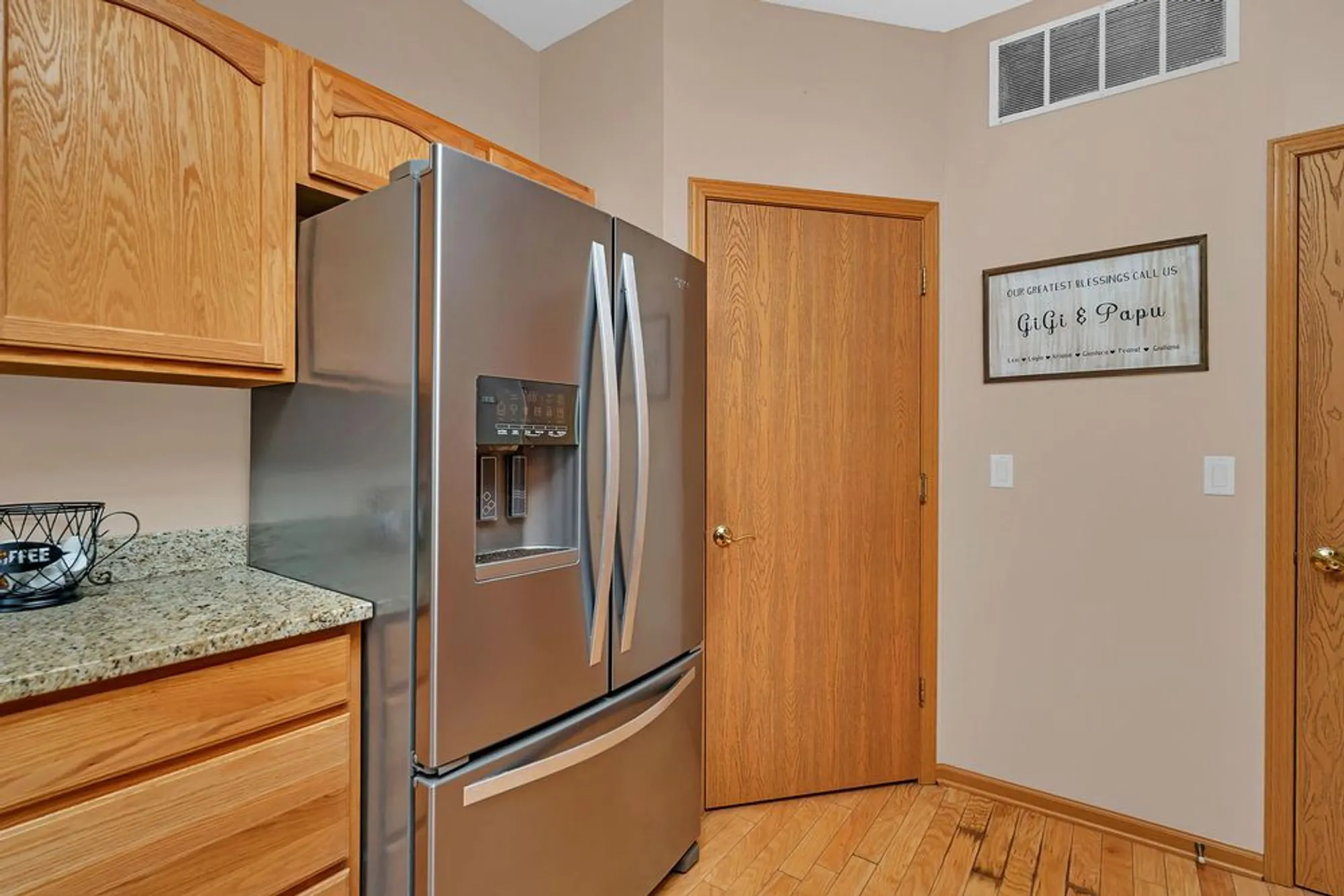 Property Slideshow image 10 of 26 | 21476 mays lake ct, Crest Hill, IL, 60403