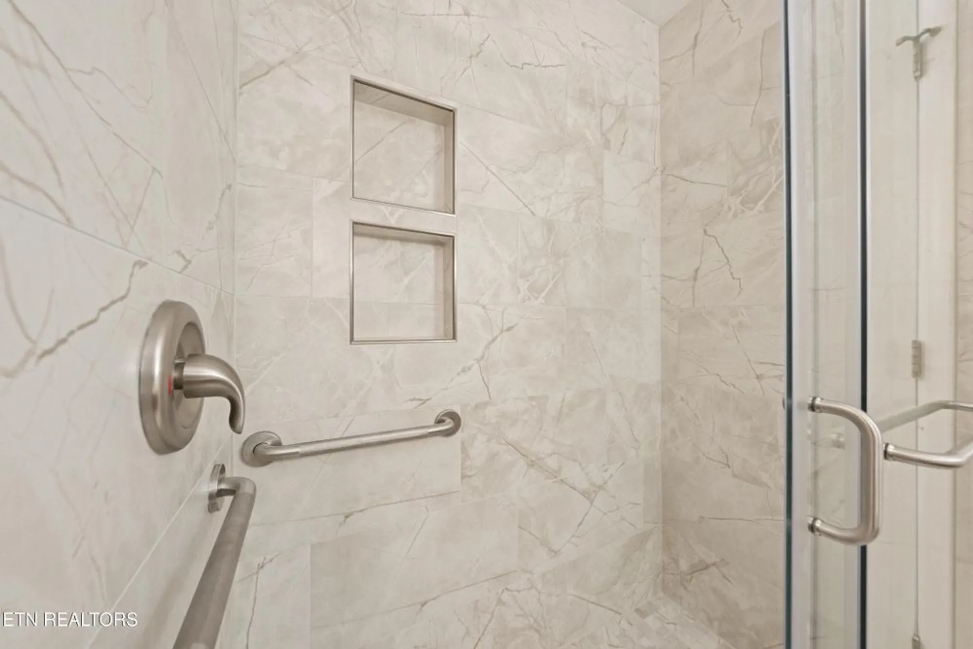 Property Slideshow image 20 of 29 | 238 lakeview dr, Crossville, TN, 38558