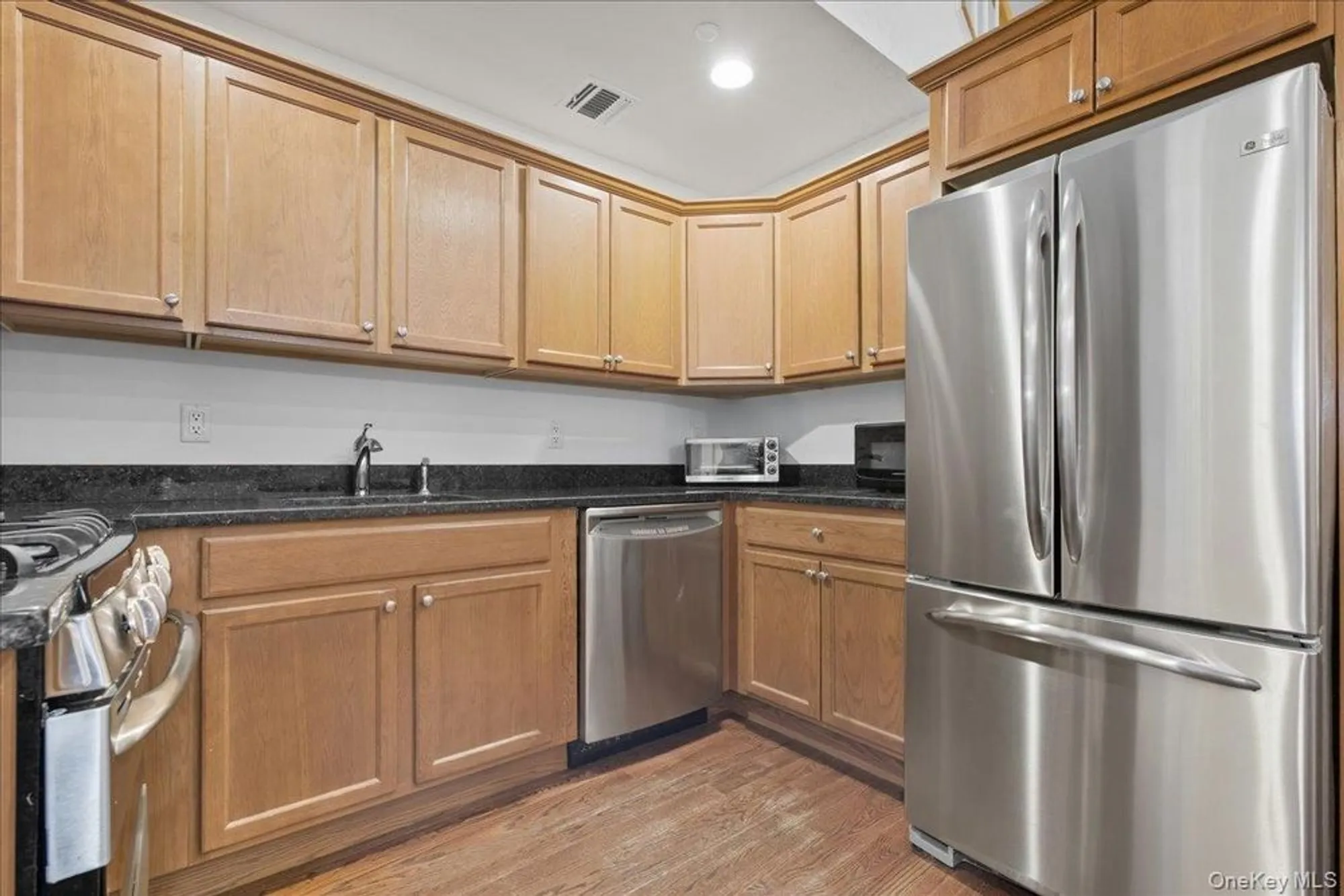 Property Slideshow image 17 of 36 | 133 spring dr # 133, East Meadow, NY, 11554