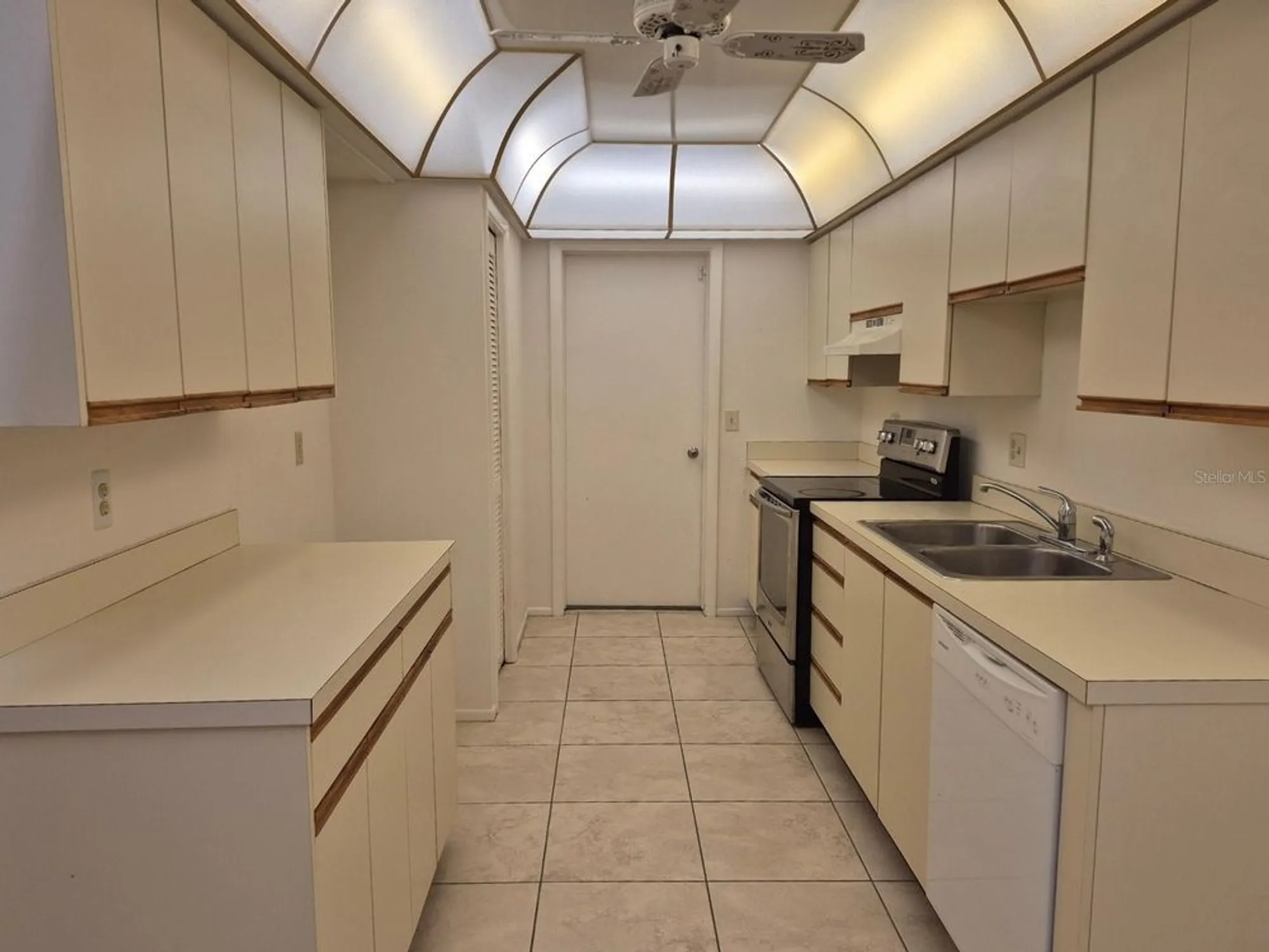 Property Slideshow image 8 of 31 | 1306 golfview dr # 1306, Tarpon Springs, FL, 34689