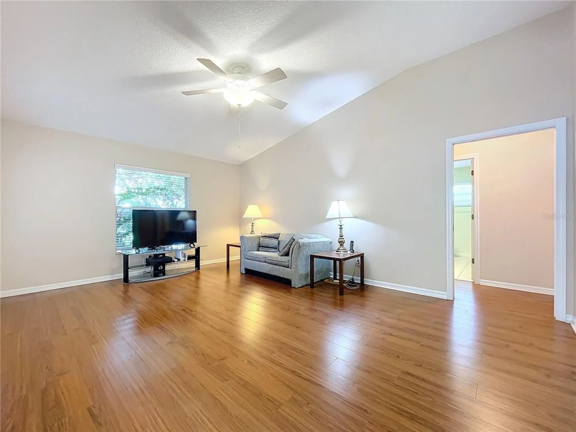 Property Slideshow image 23 of 60 | 5430 sir churchill dr, Leesburg, FL, 34748