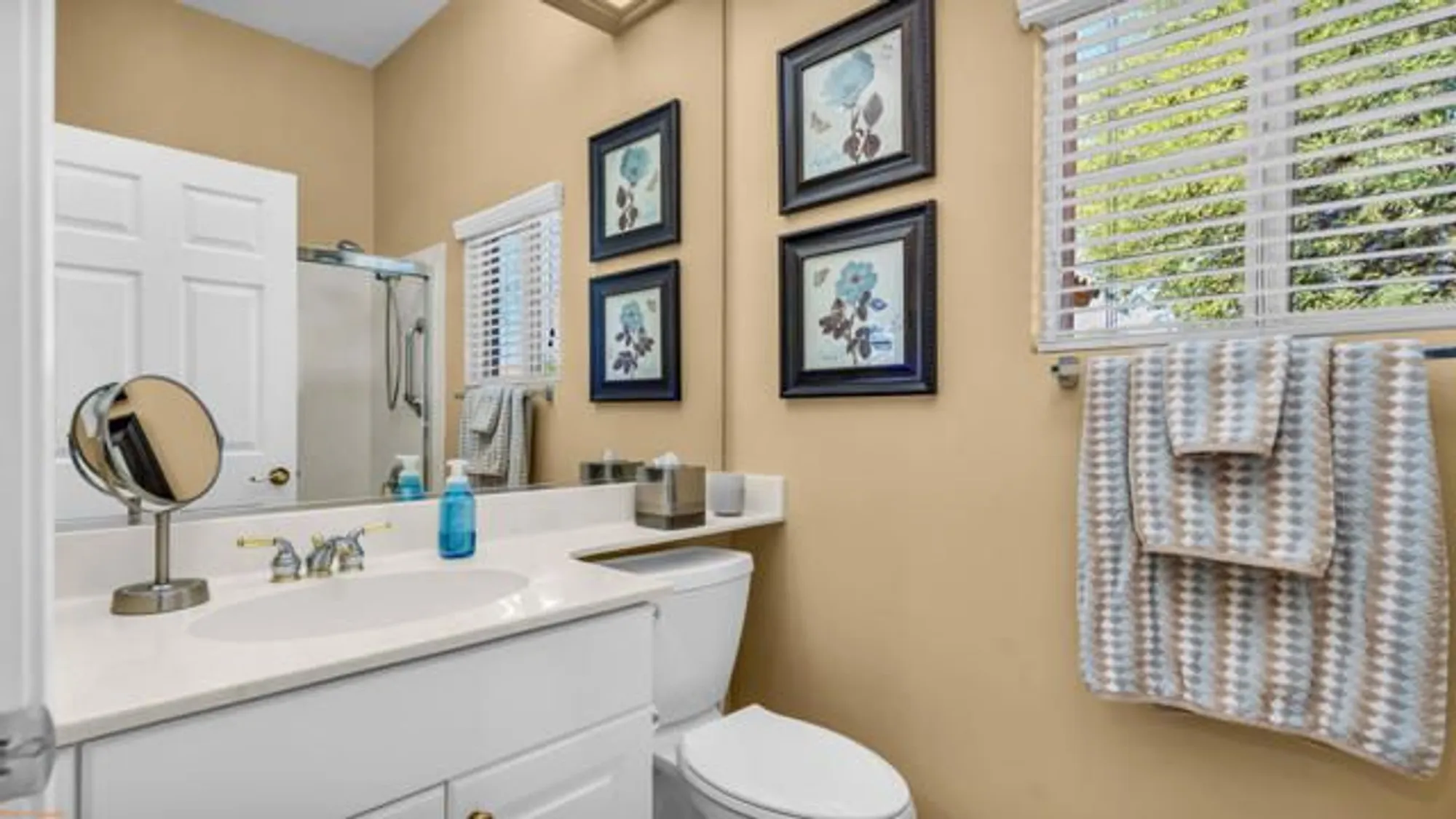 Property Slideshow image 22 of 48 | 38608 bent palm dr, Palm Desert, CA, 92211