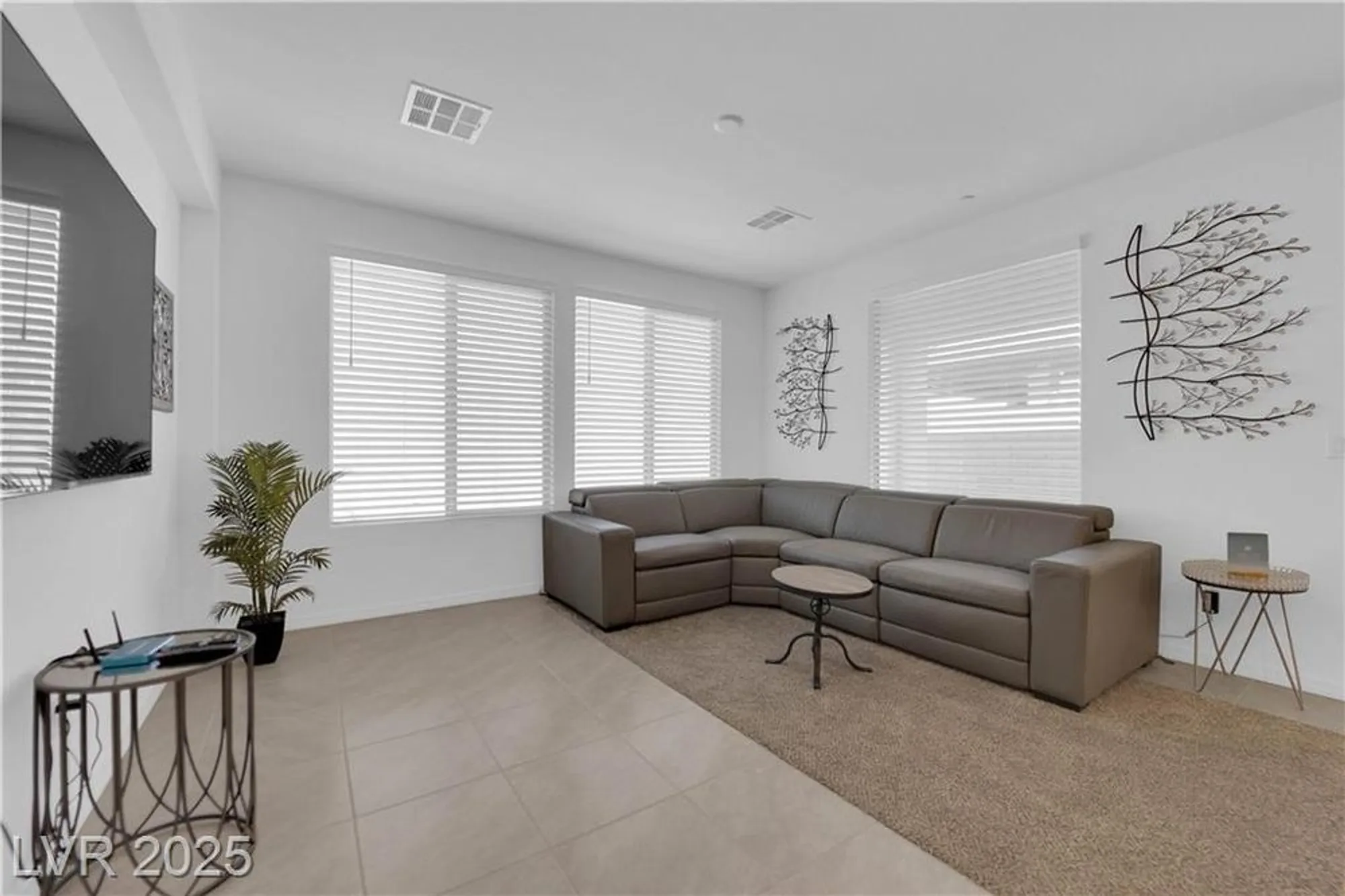 Property Slideshow image 13 of 43 | 10151 carmine clay dr, Las Vegas, NV, 89143